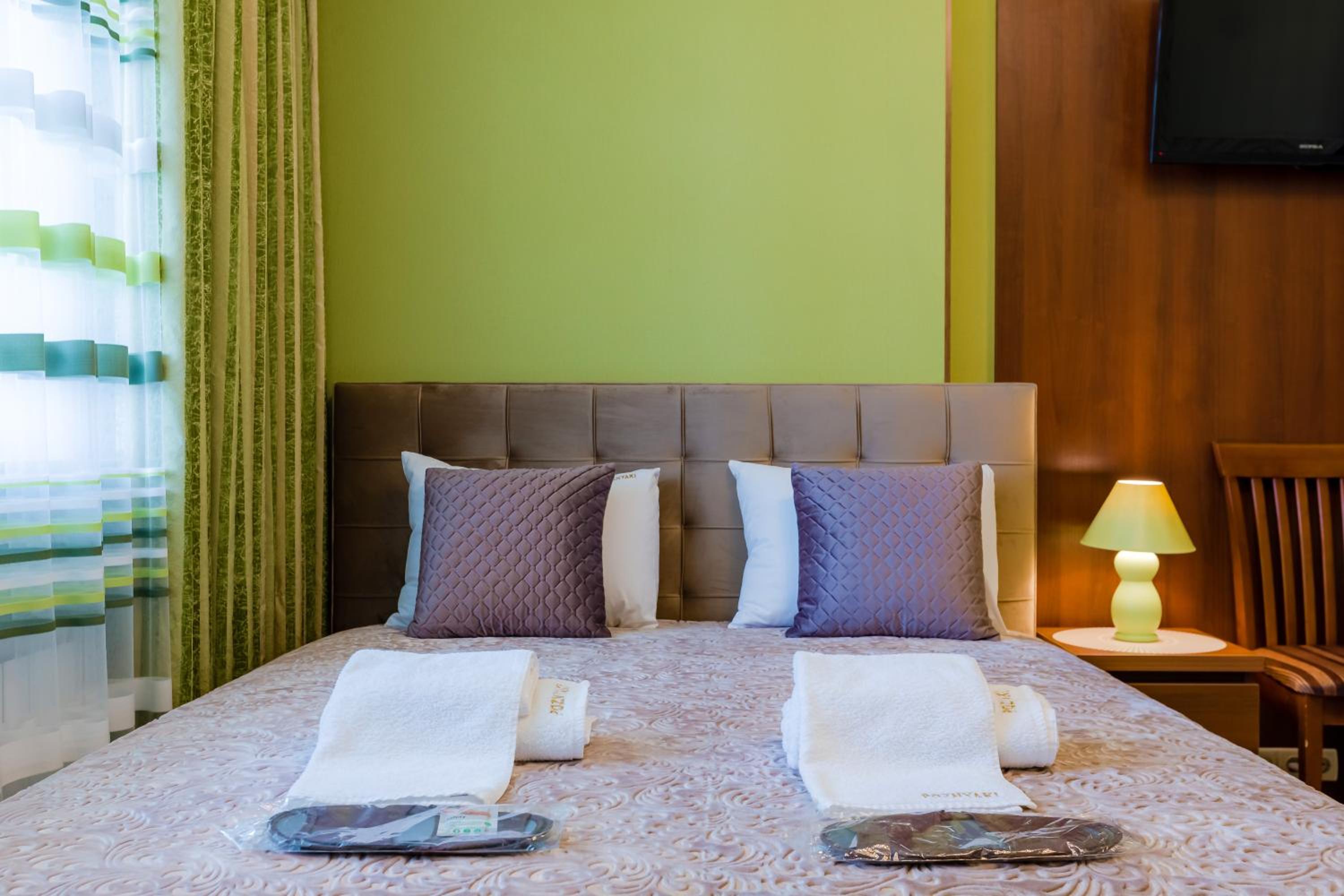 Double or Twin Room with Shared Bathroom photo 2