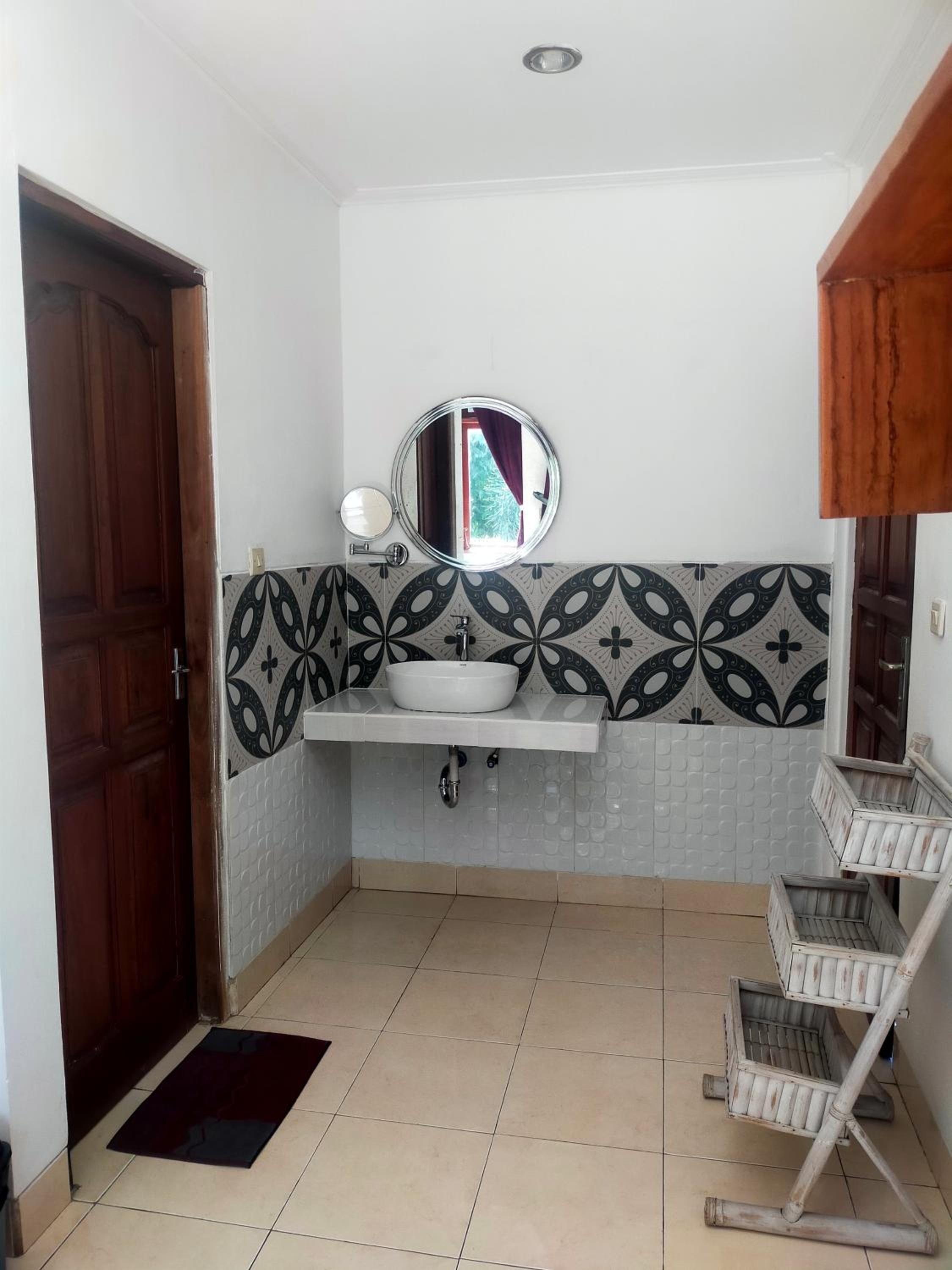 Deluxe Double Room with Balcony - Photo 4