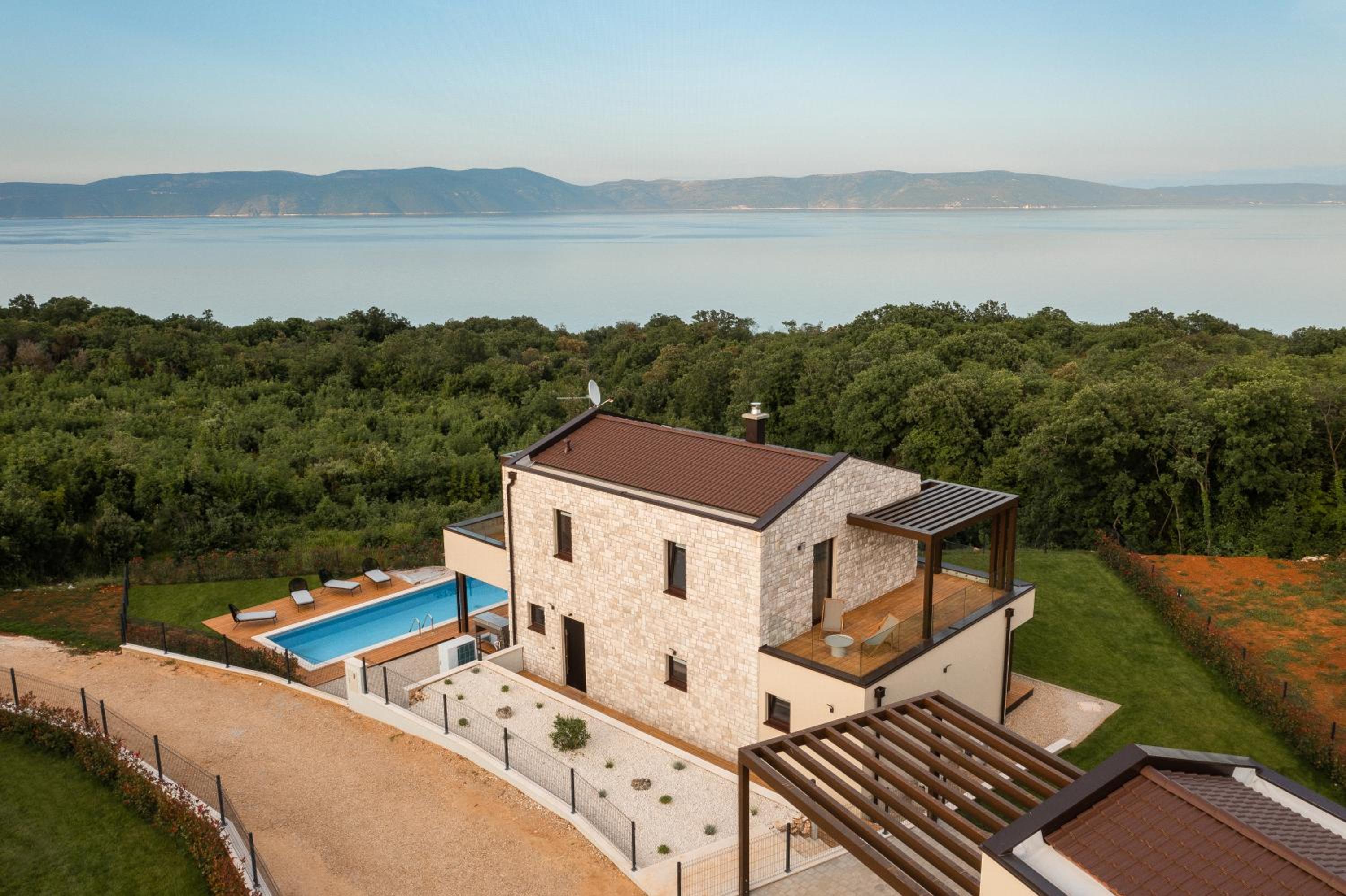 Villa photo 3