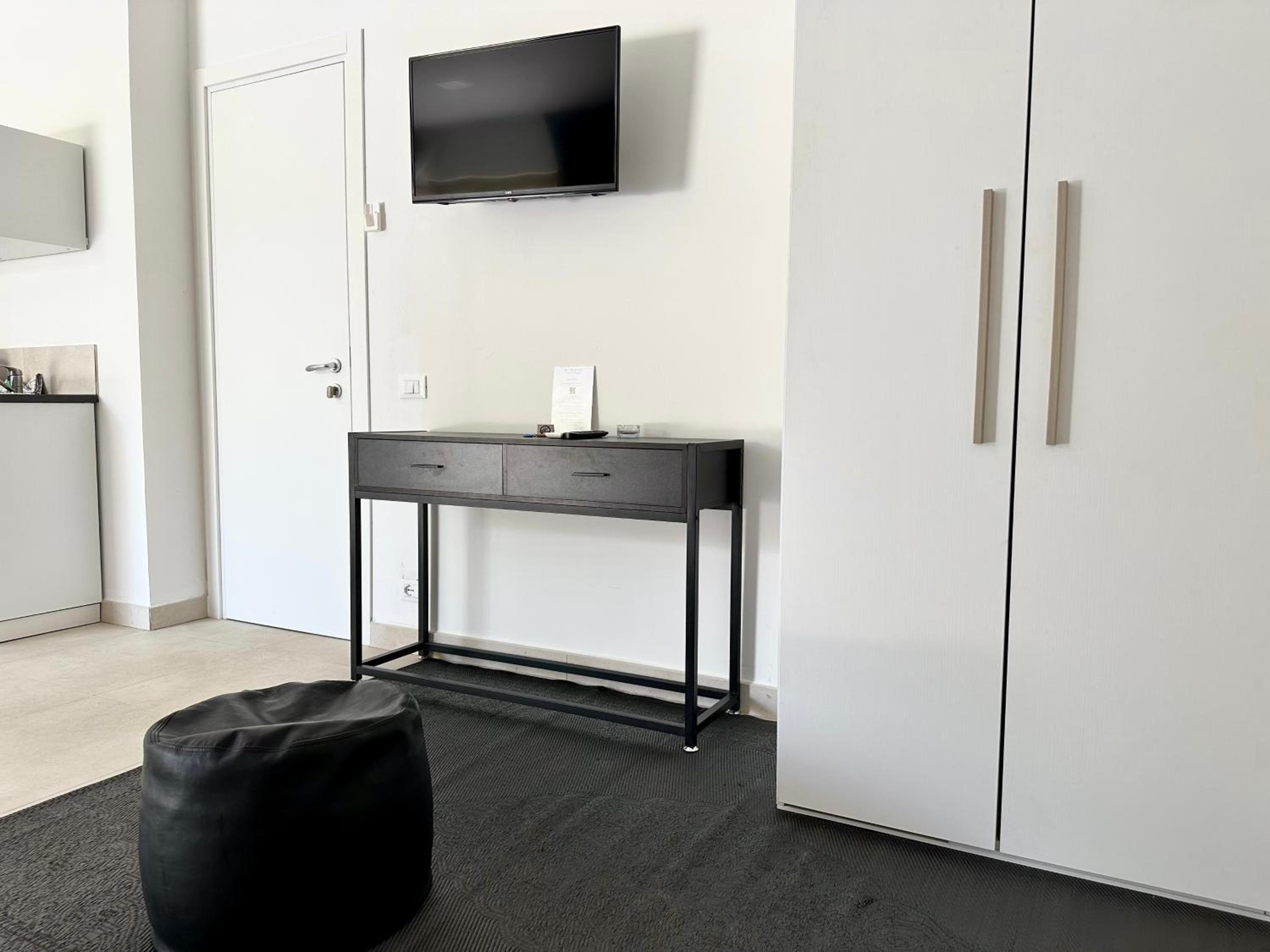Deluxe Suite - Photo 1