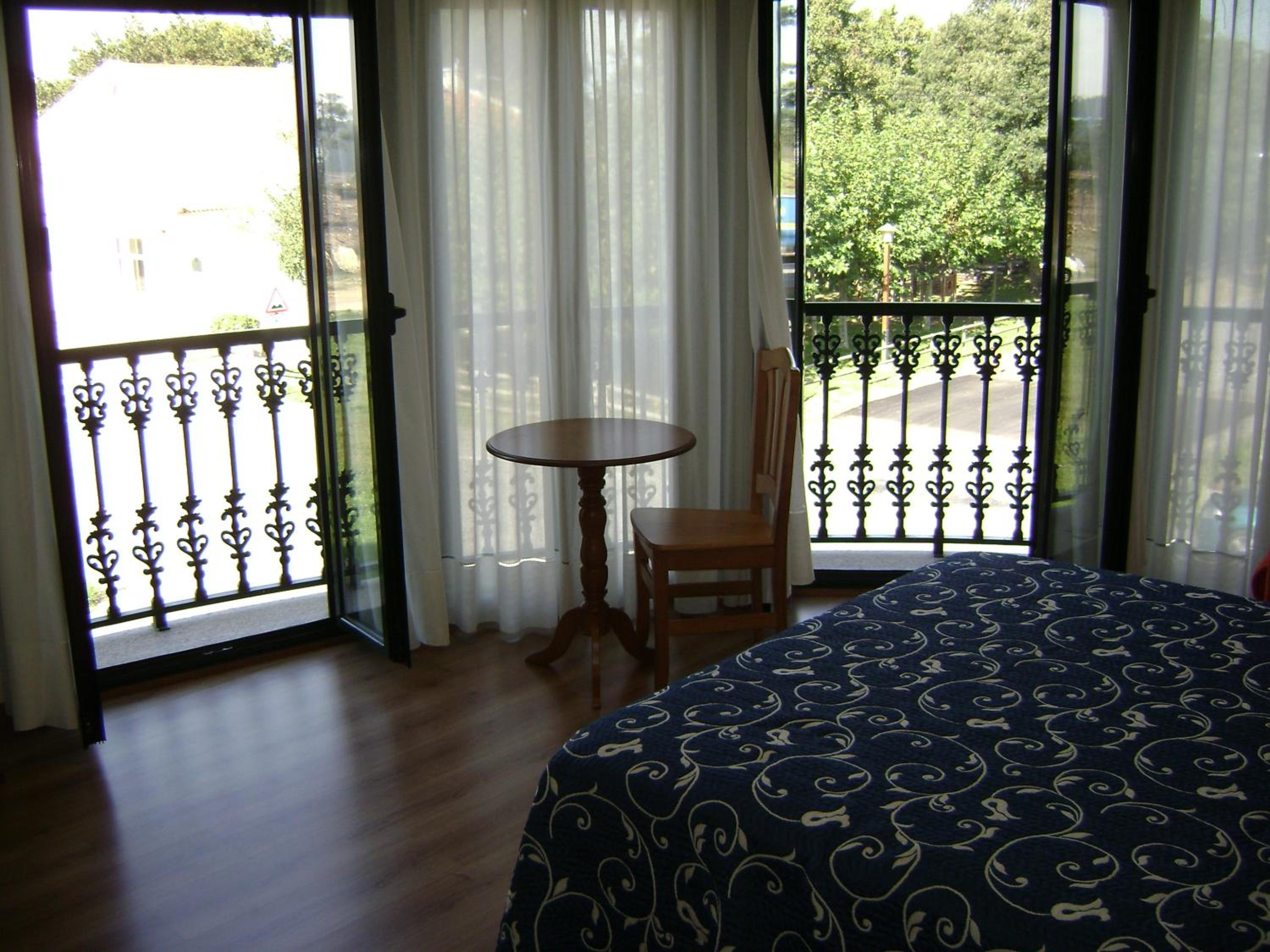 Deluxe Double Room with Balcony photo 3