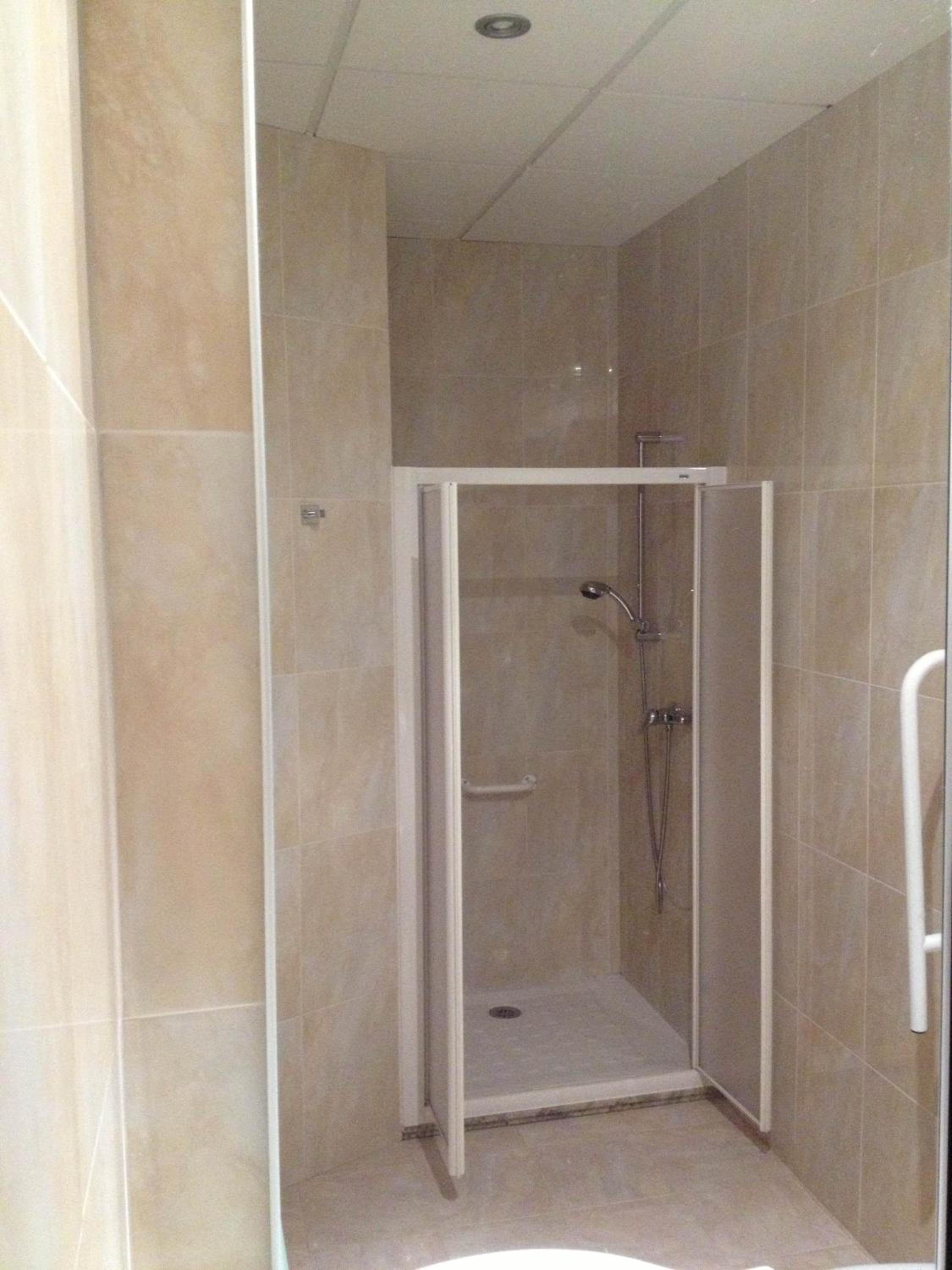 Queen Room - Disability Access photo 3