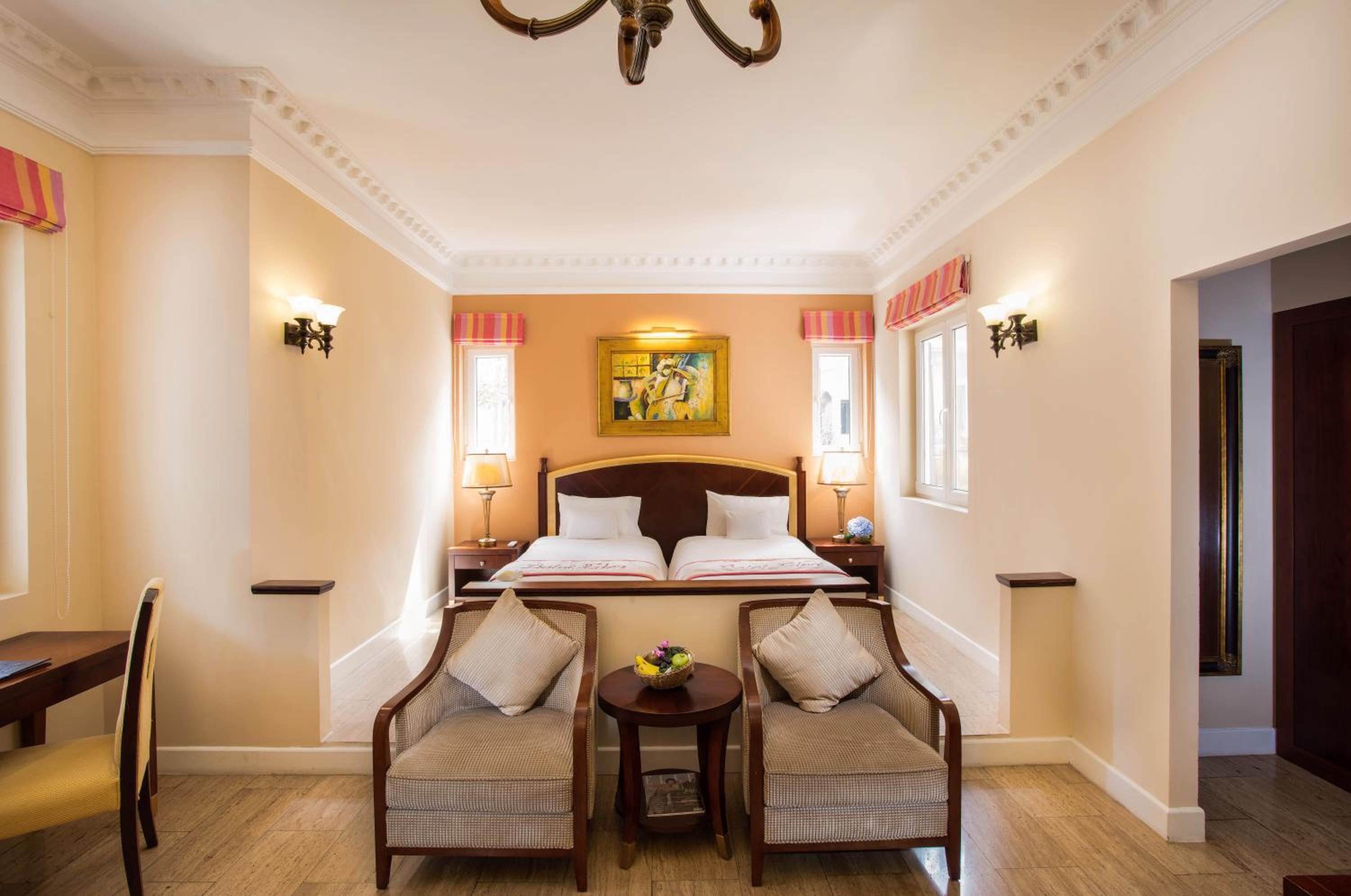 Luxury Double or Twin Room with Partial Lake View - Photo 4