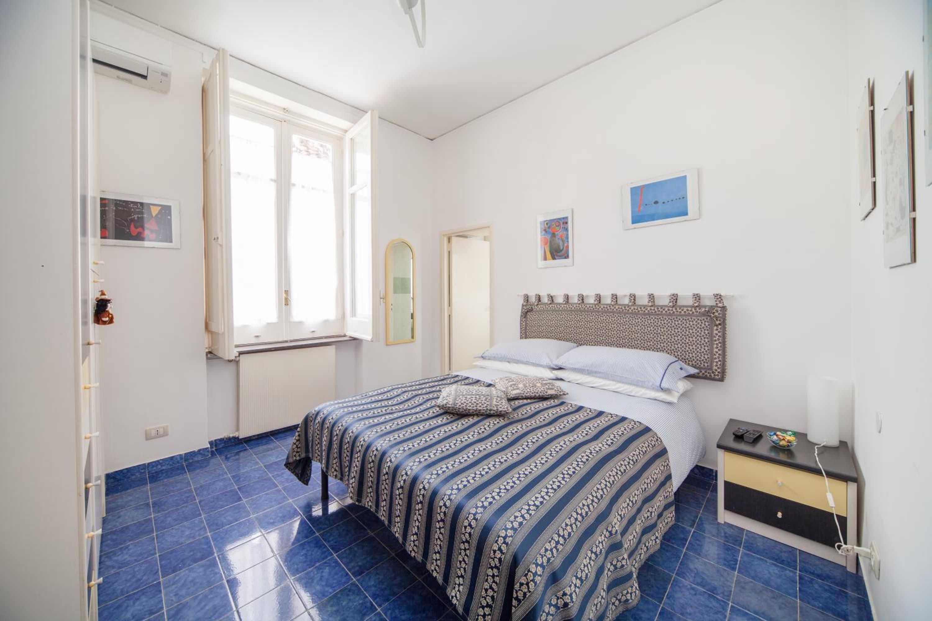 Double Room with Private Bathroom - Photo 11