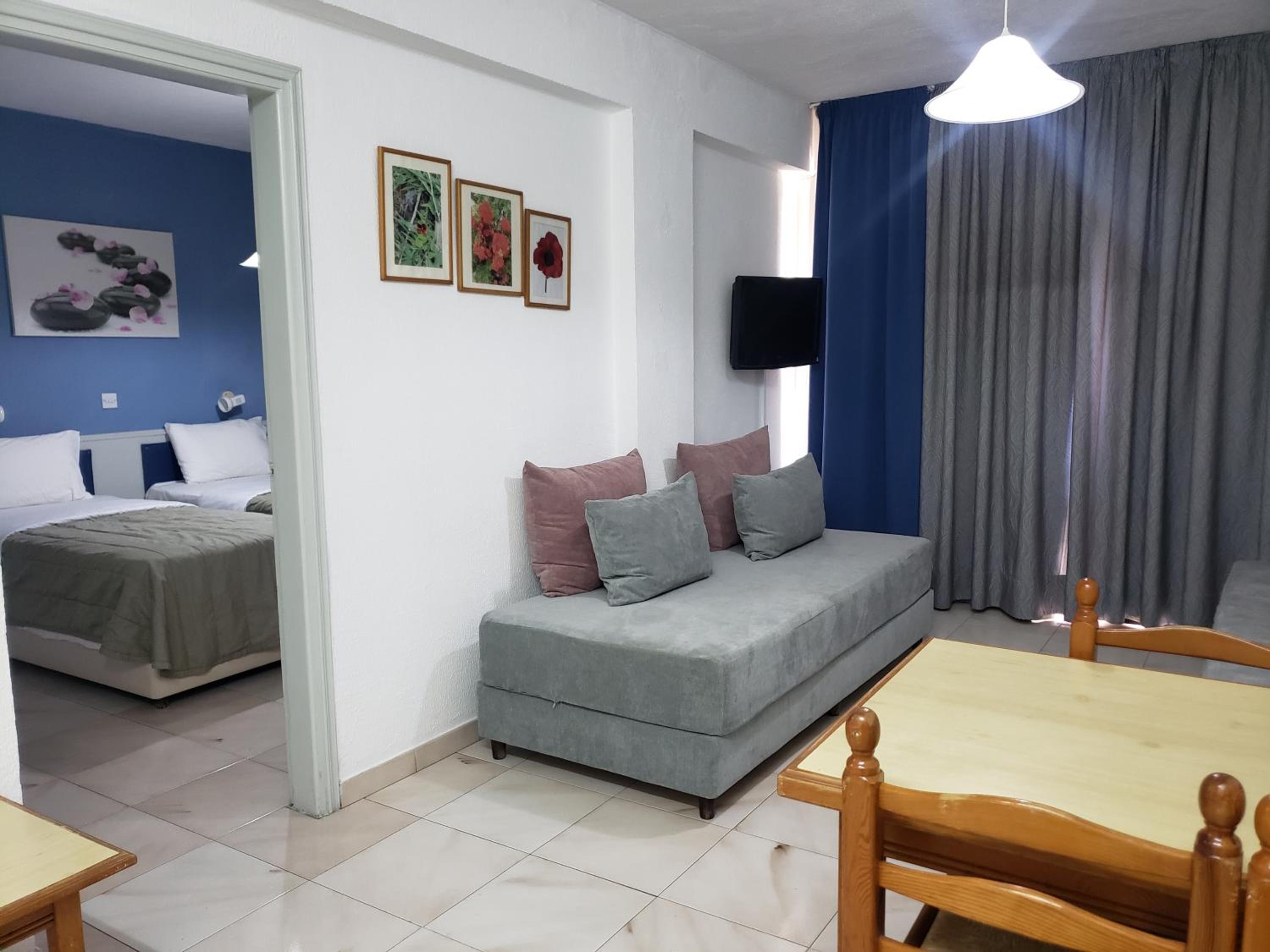 One-Bedroom Family Apartment - Photo 1