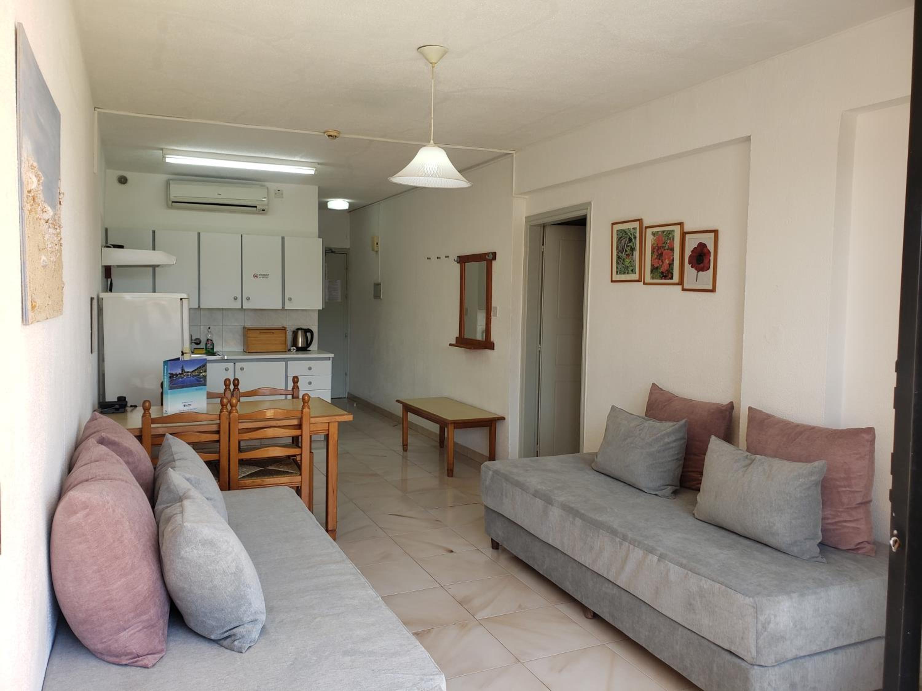One-Bedroom Family Apartment - Photo 3