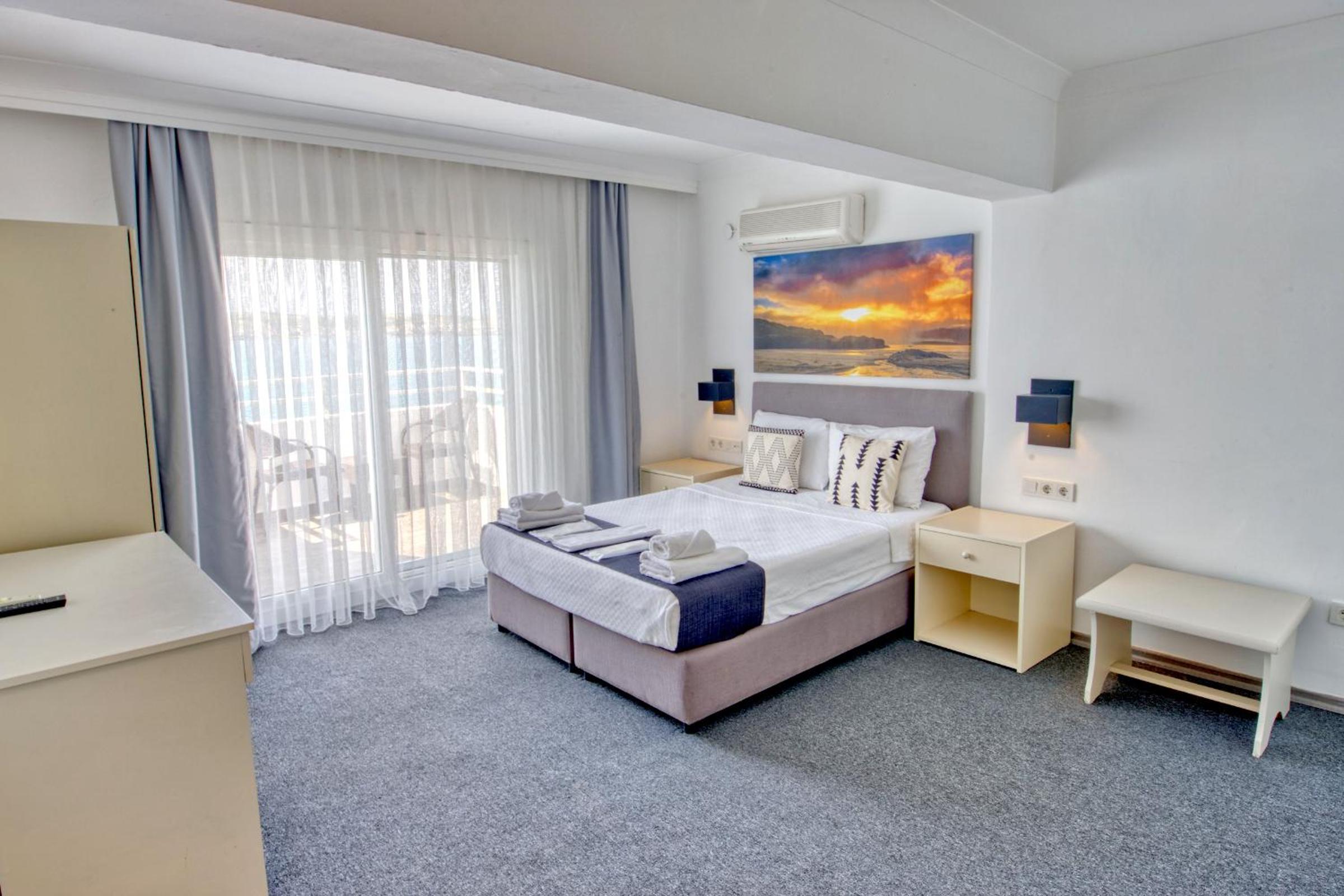 Deluxe Double Room with Sea View