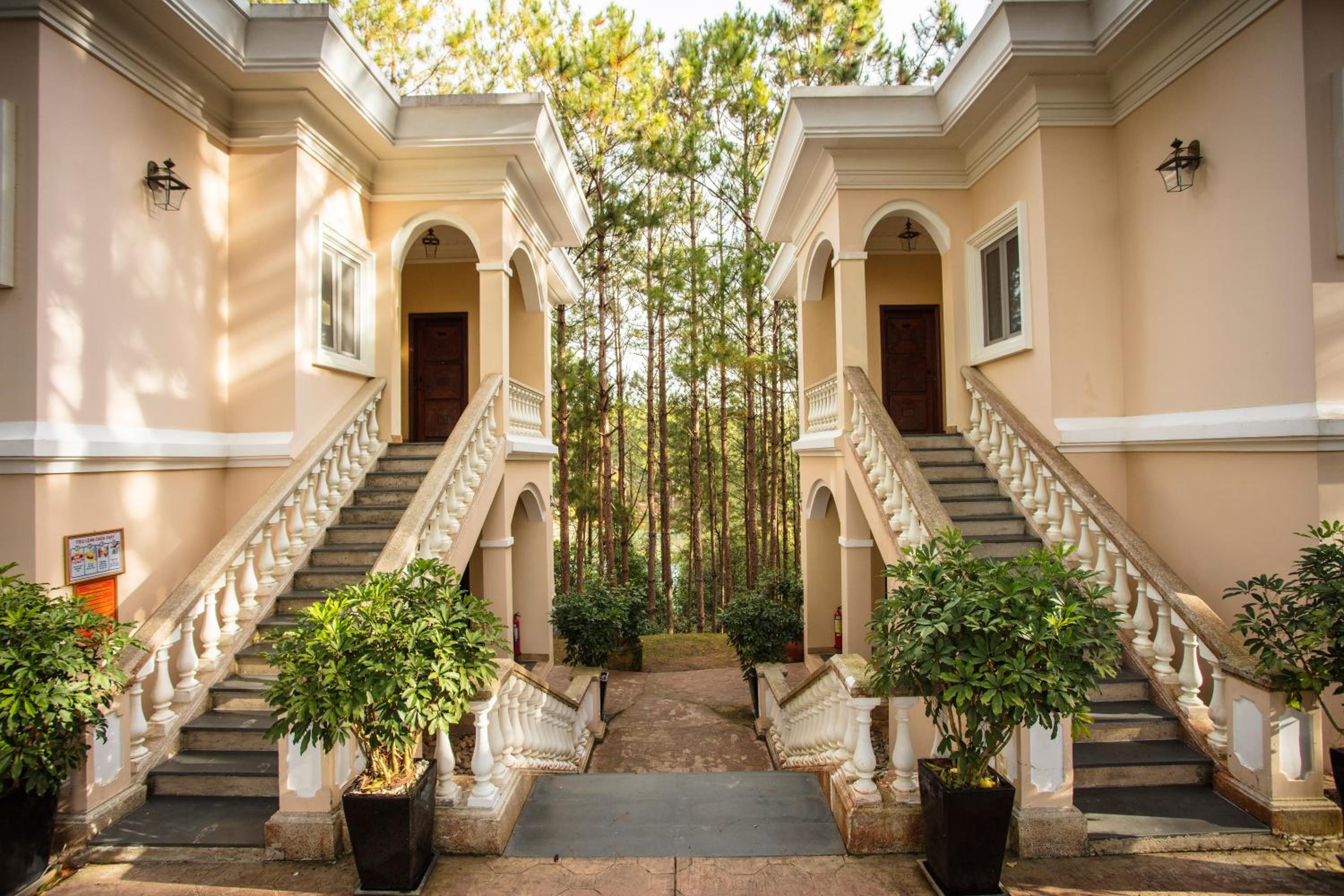 Deluxe Double/Twin with Garden and Pine Hill View Villa - Photo 10