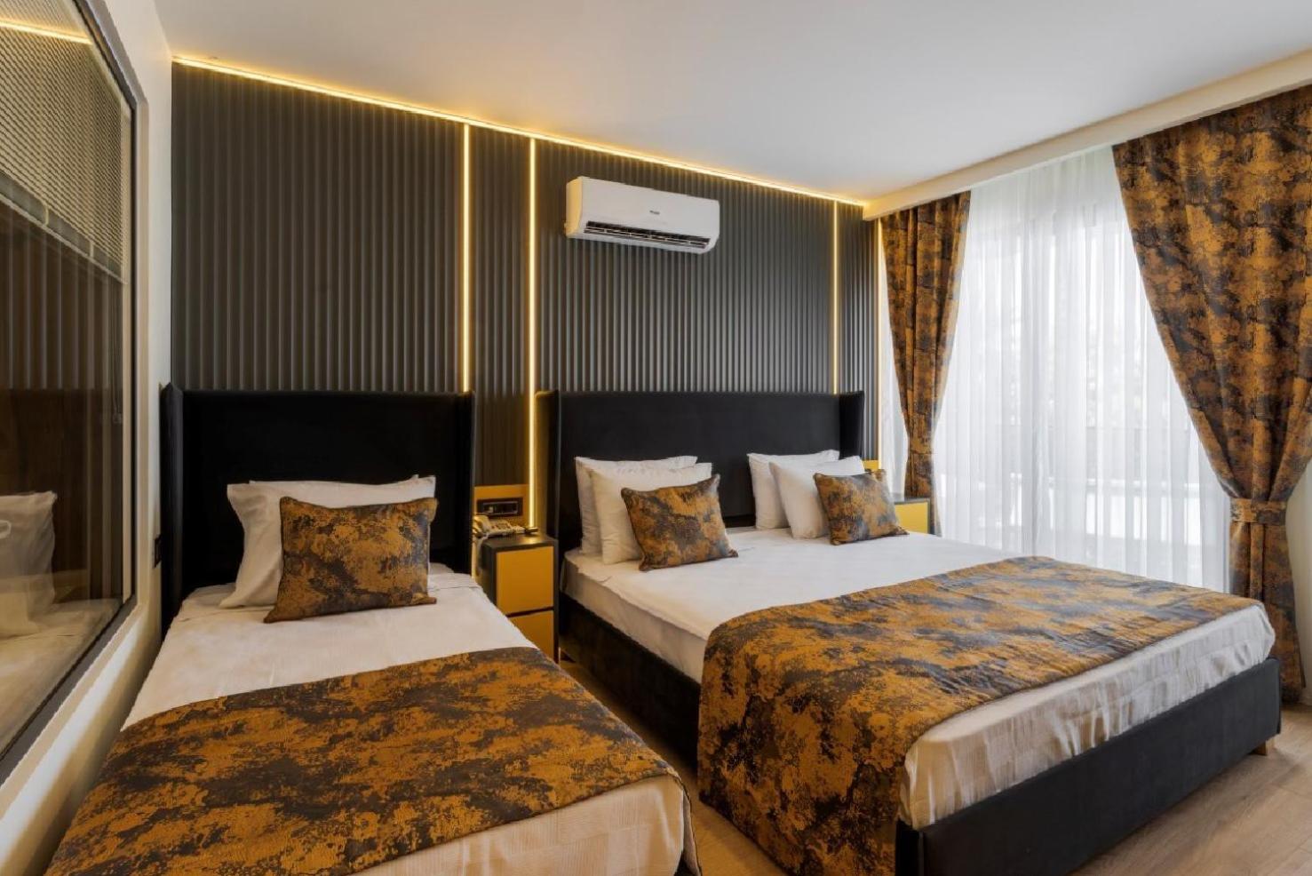 Deluxe Queen Suite