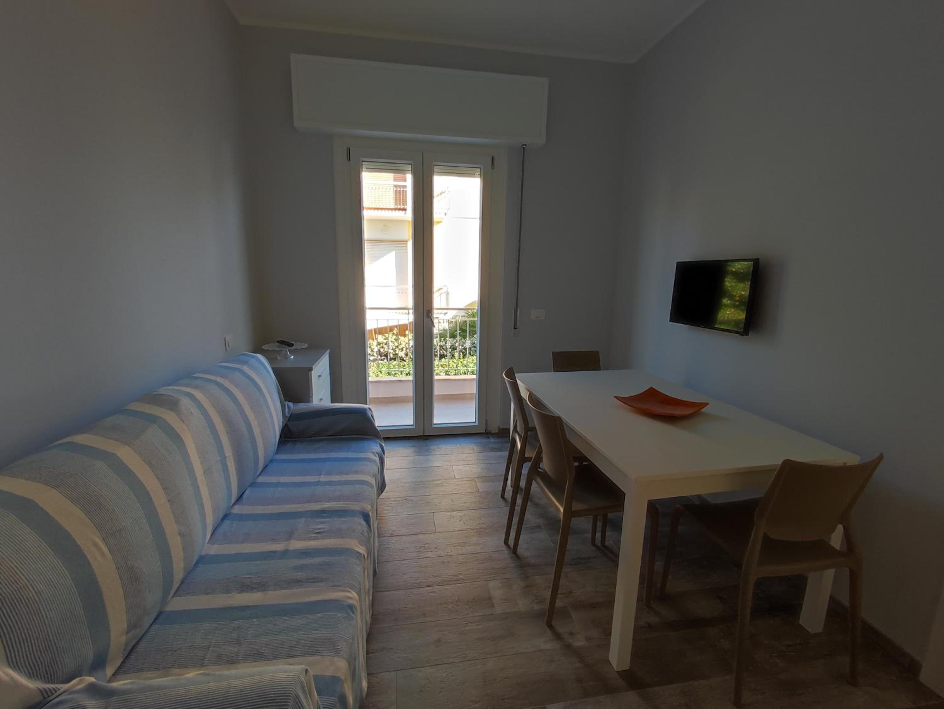 Apartment with Garden View