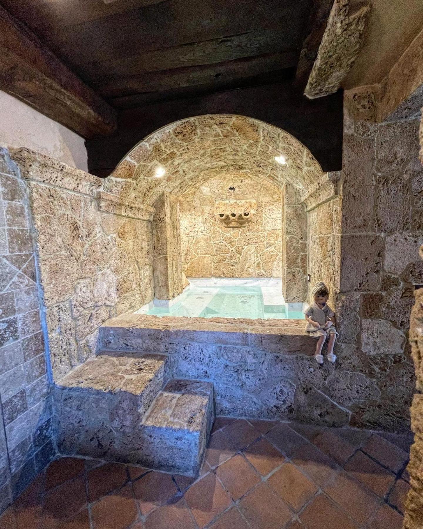 Deluxe Double Room with Bath photo 3