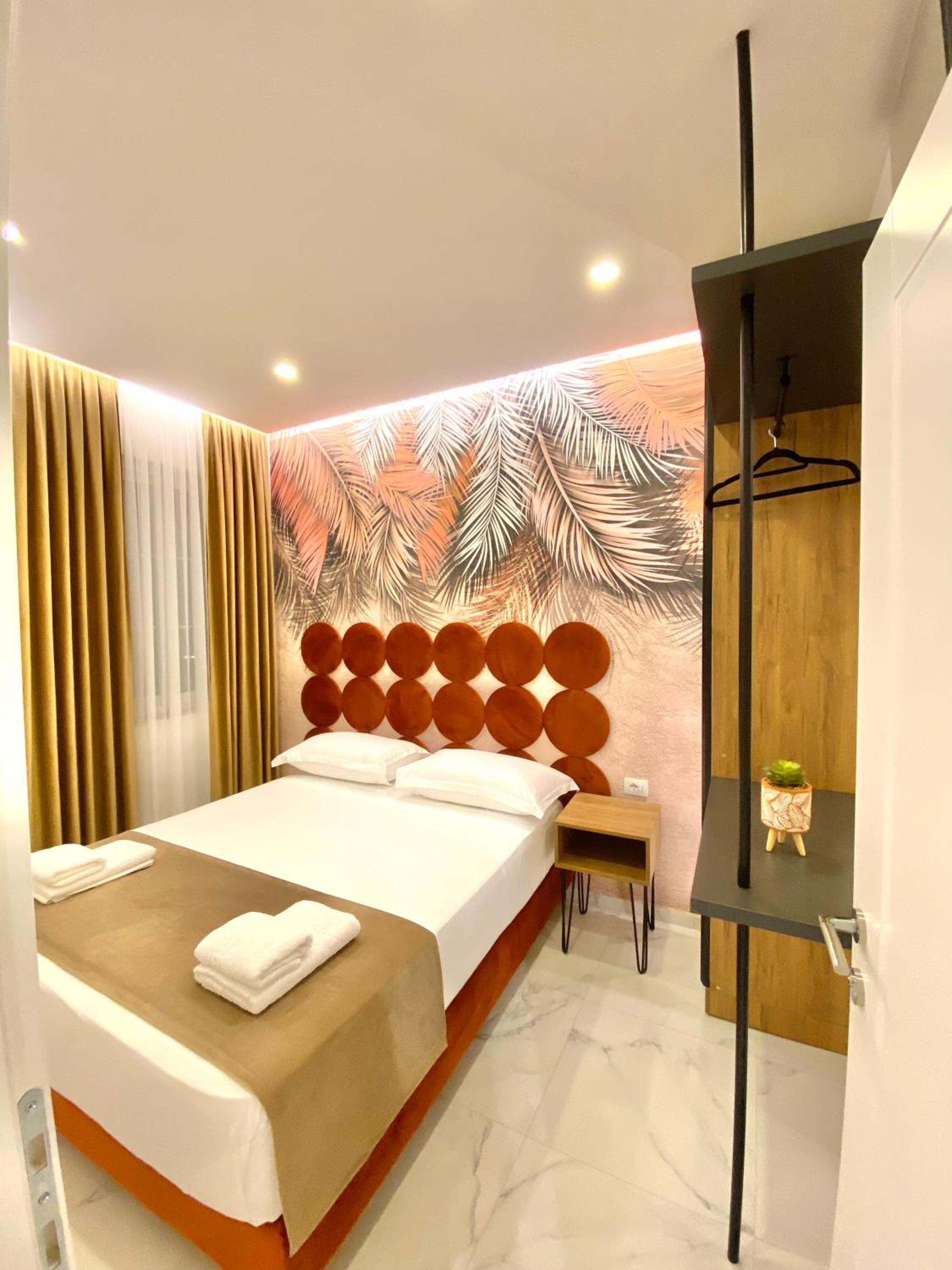 Deluxe King Suite