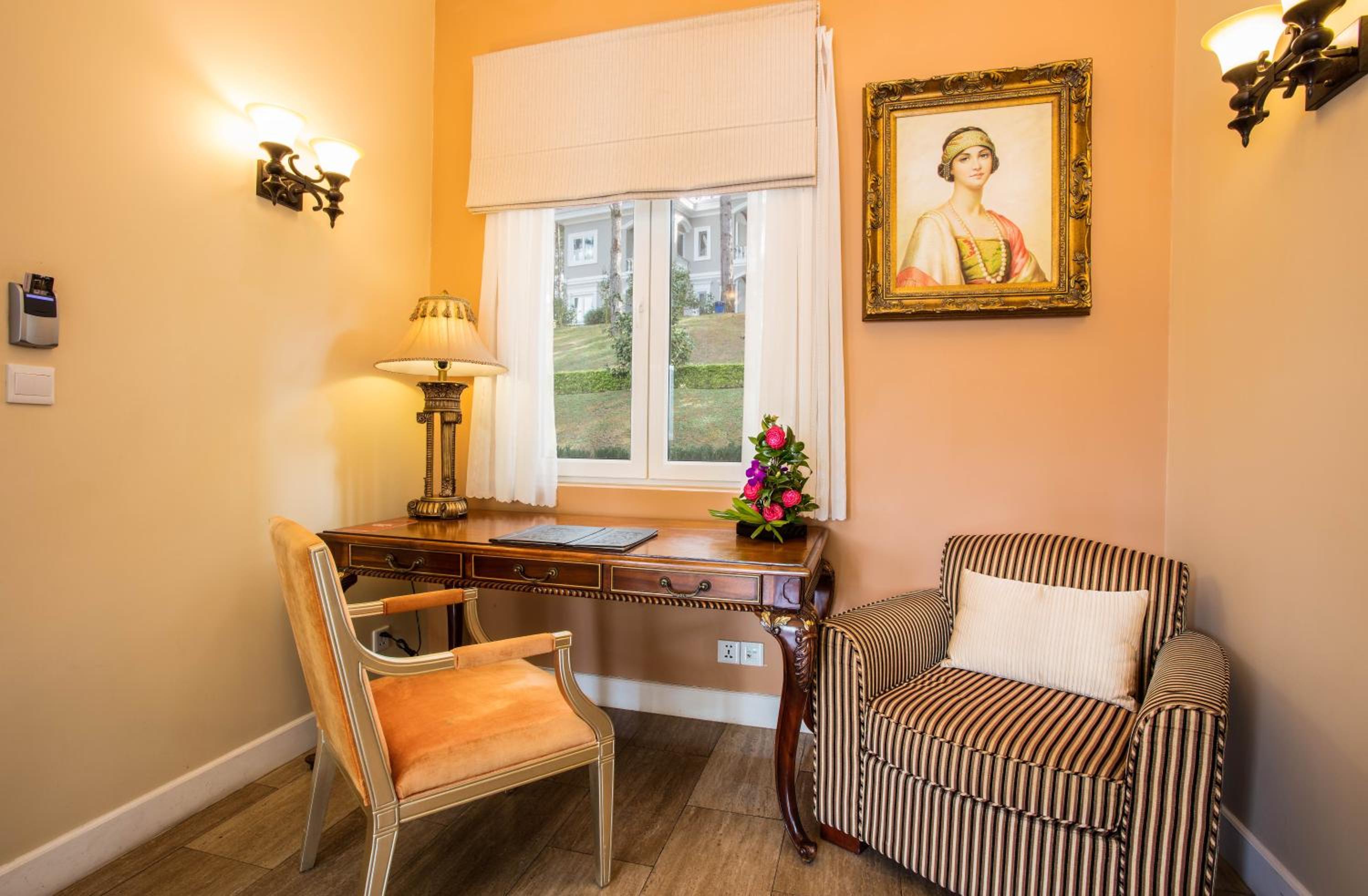 Junior Suite with Lake View - Photo 6