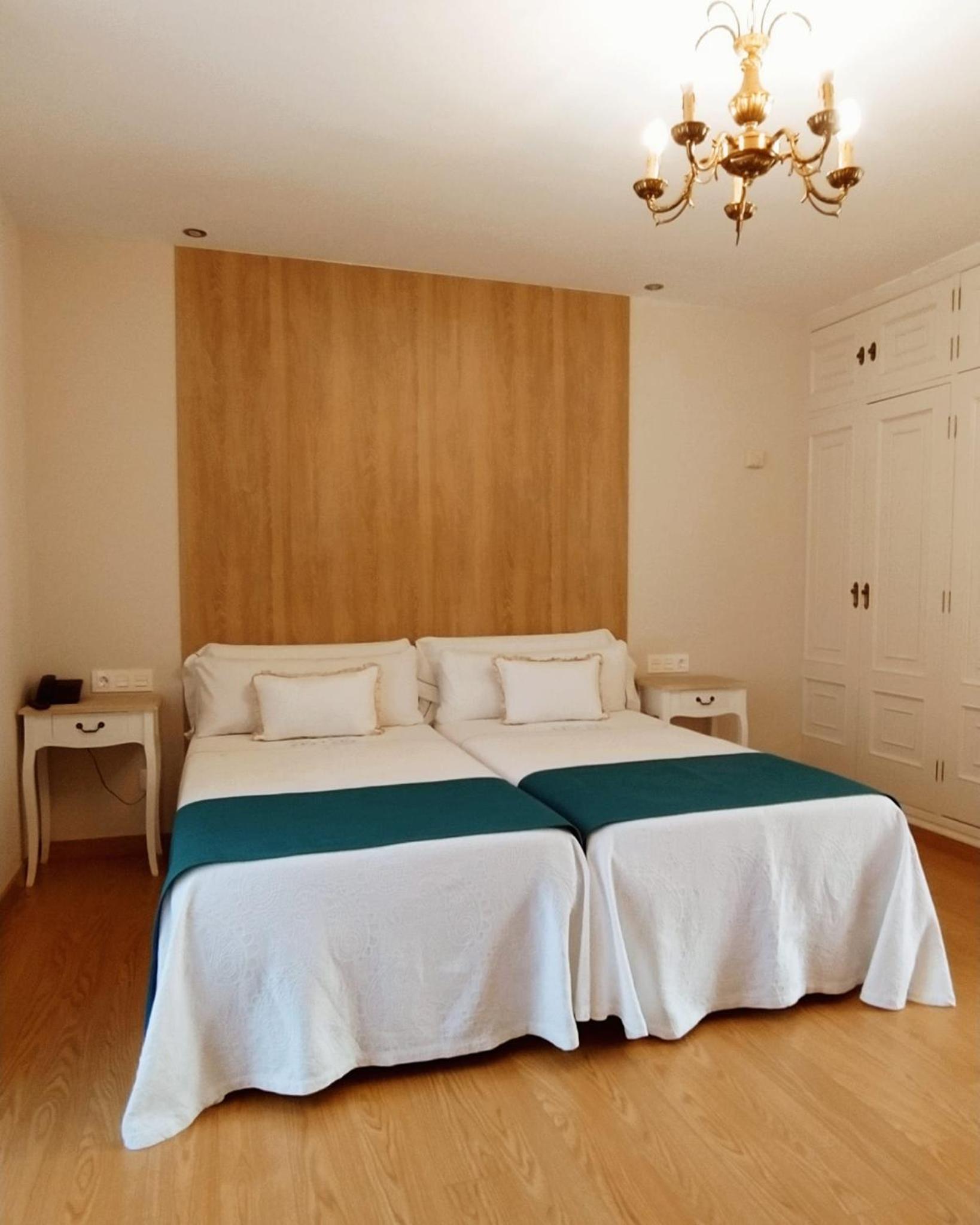 Double Room - Photo 5