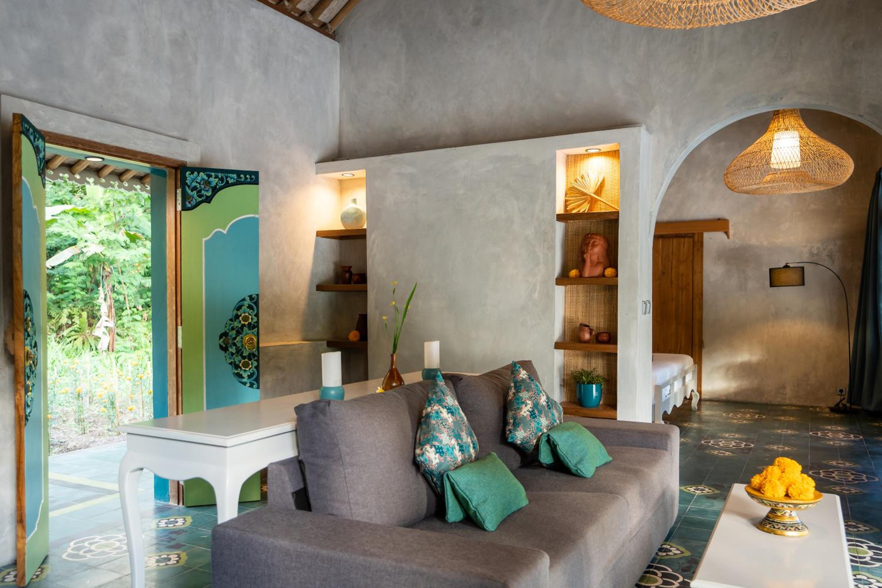 Villa with Private Pool - Photo 15
