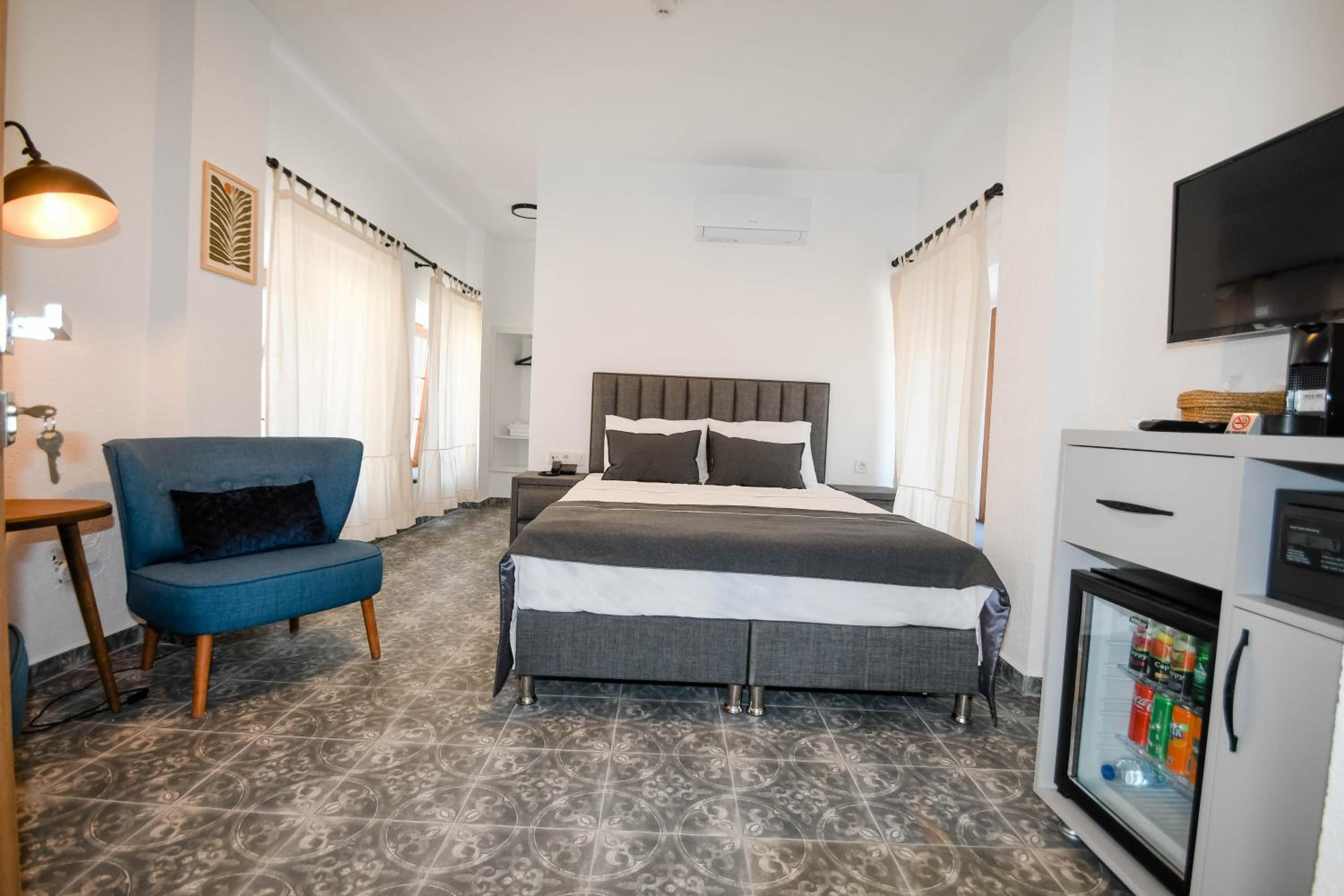 Double Room - Photo 8