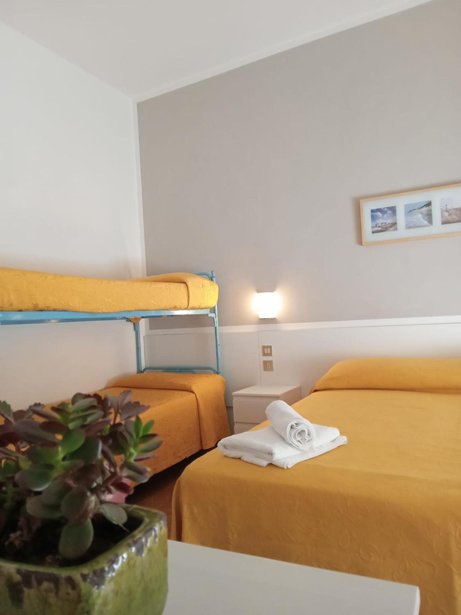 Classic Quadruple Room - Photo 1