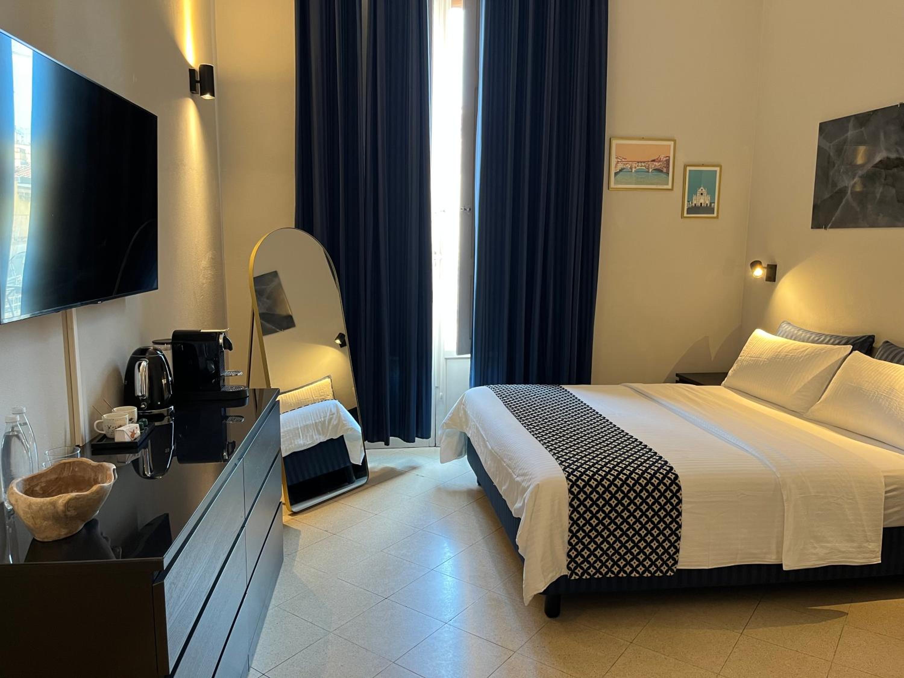Deluxe Queen Room