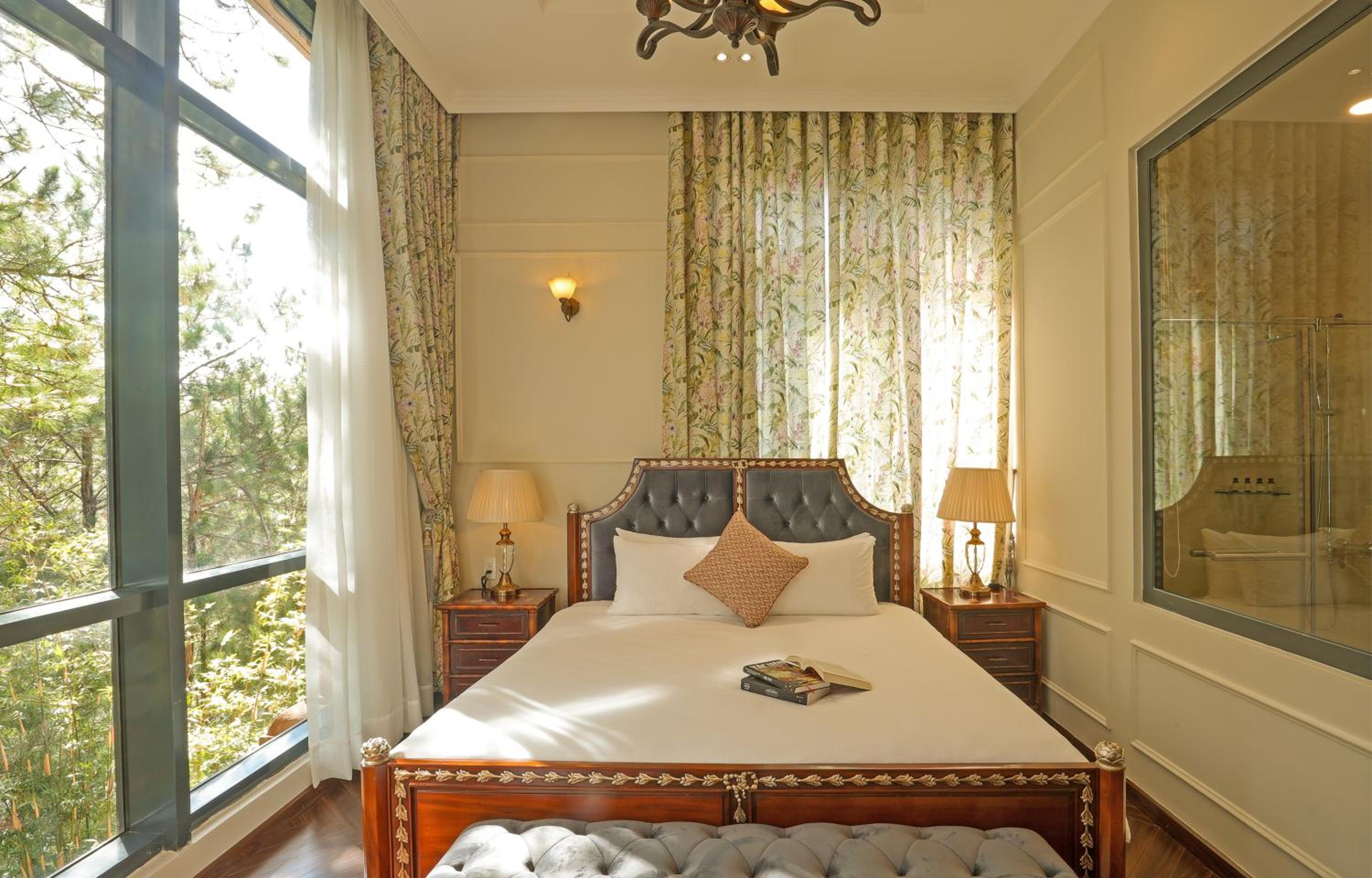 LAROSE MASTER - 3 Bedrooms - Photo 2