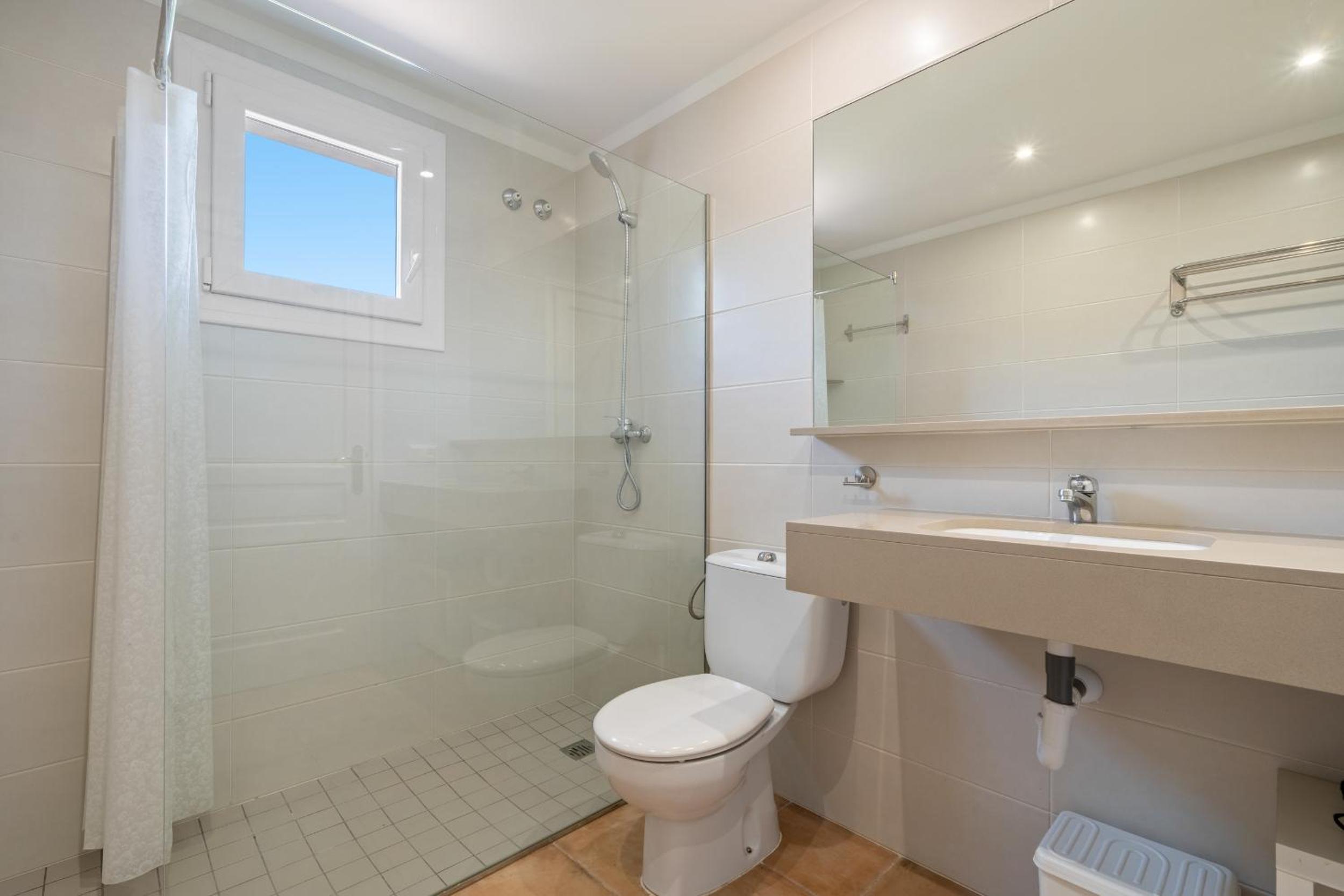 Three-Bedroom House photo 2