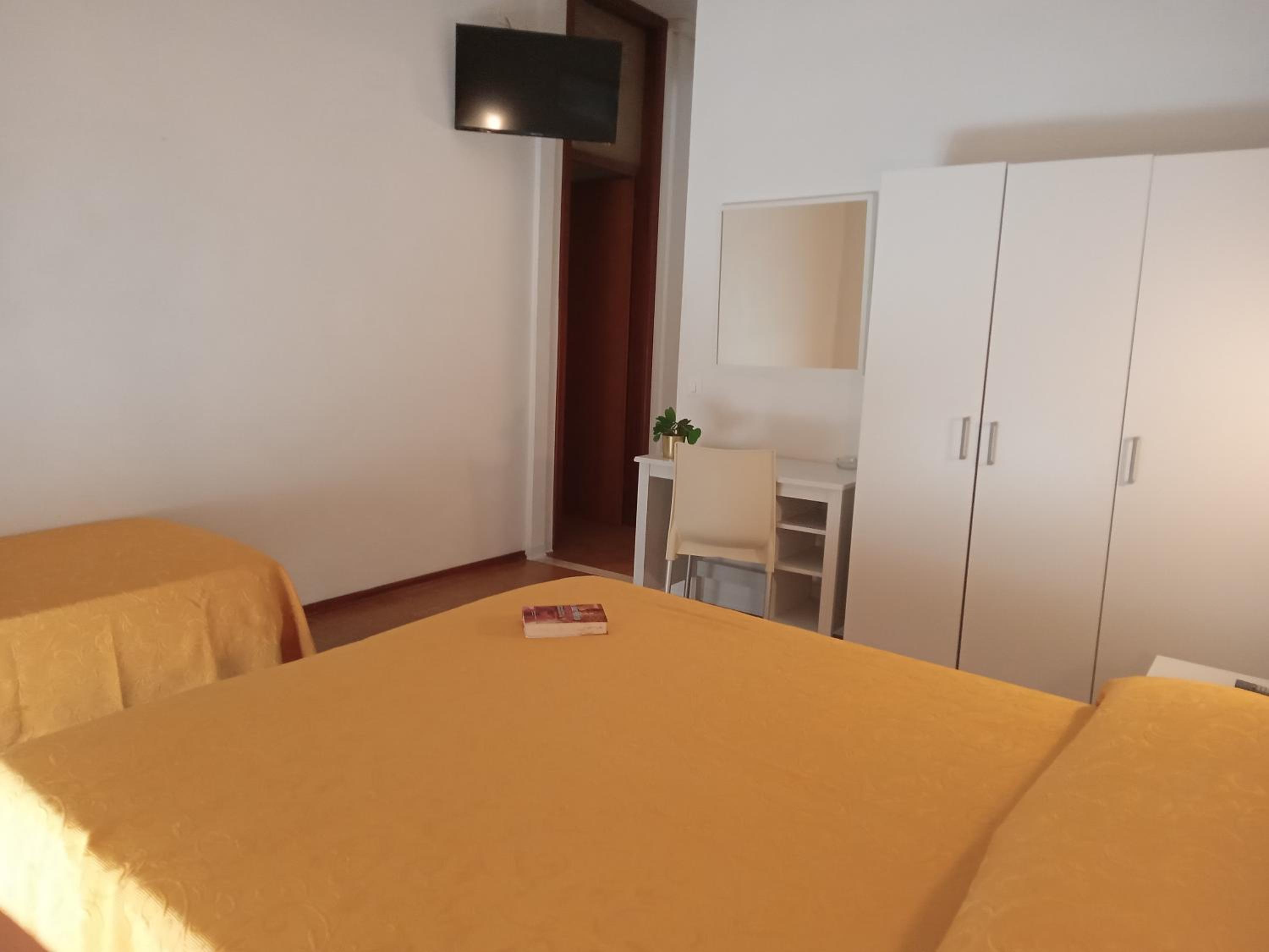 Triple Room - Photo 5