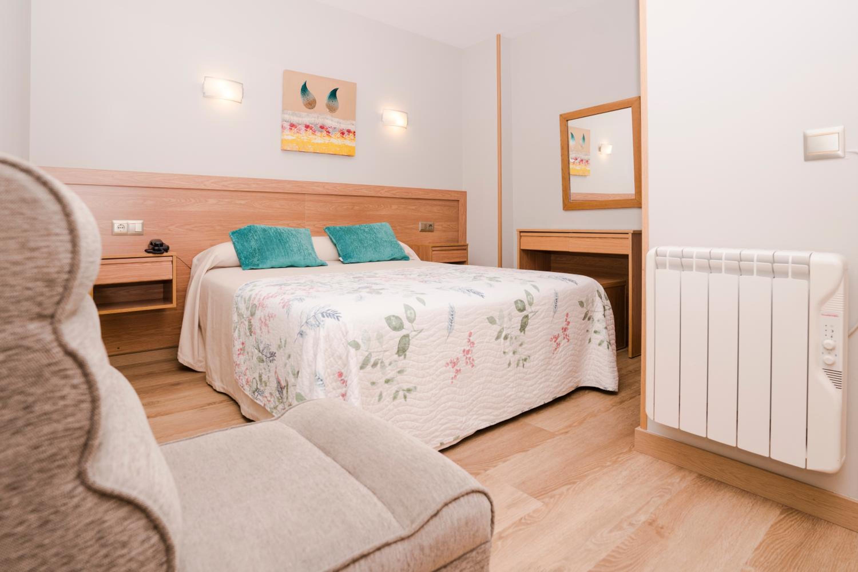 Double or Twin Room with Interior View photo 2