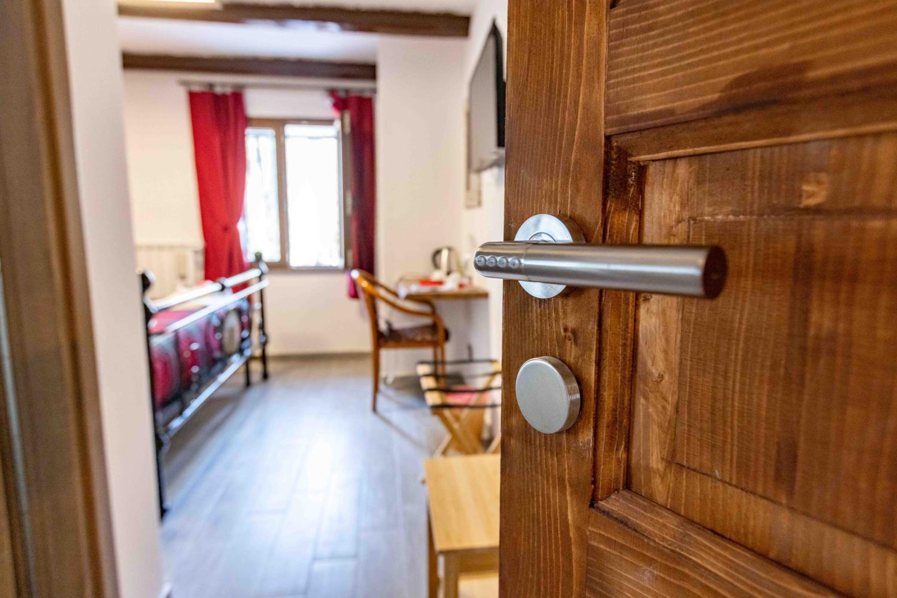 Large Double Room photo 1