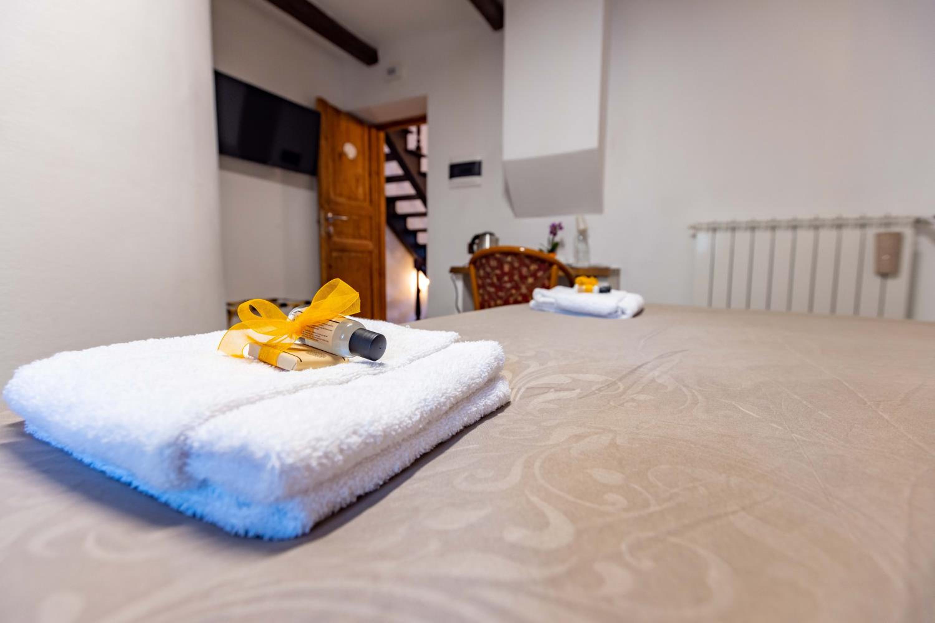 Large Double Room photo 3