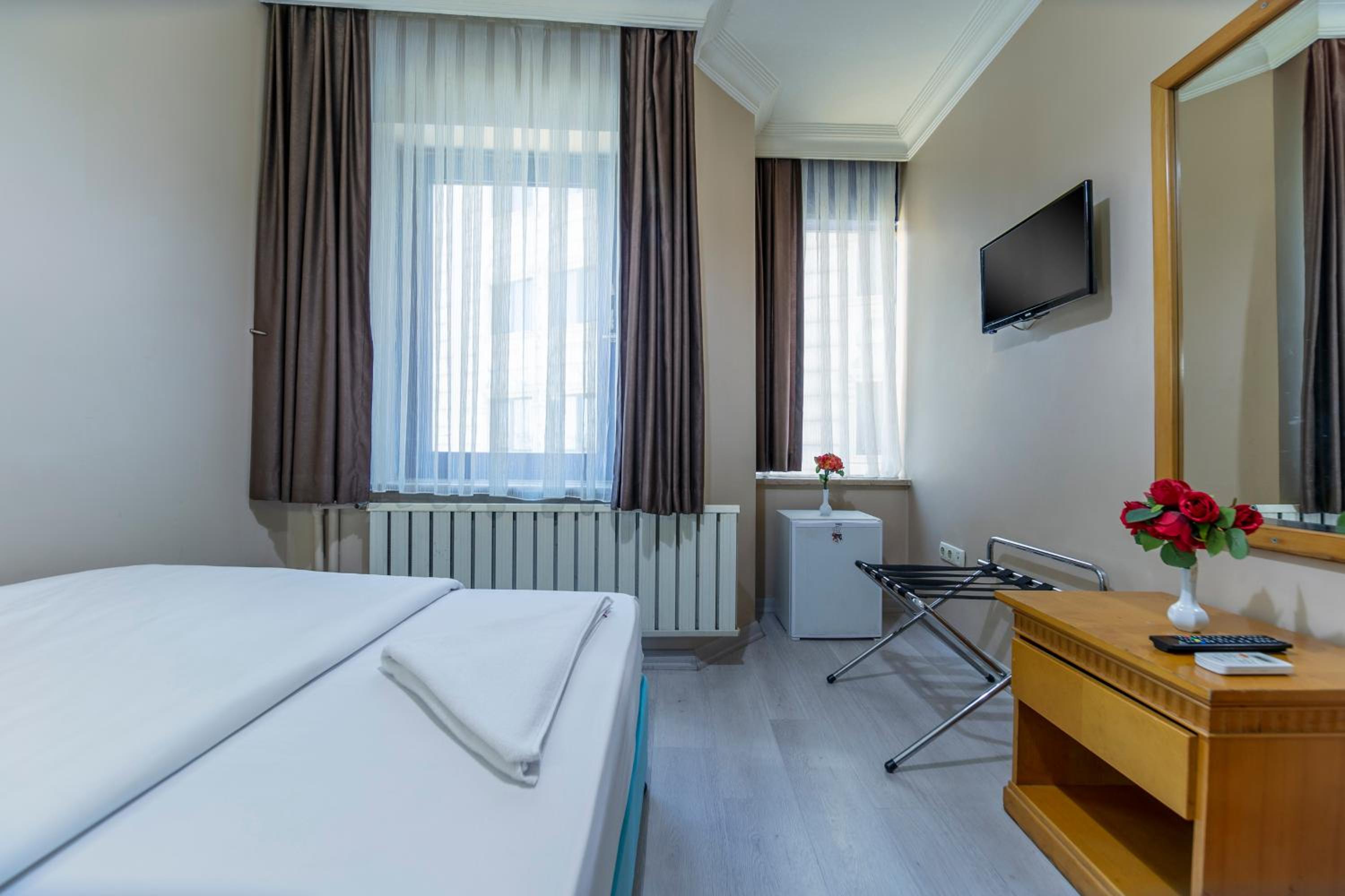 Deluxe Double Room with Balcony and Sea View photo 1