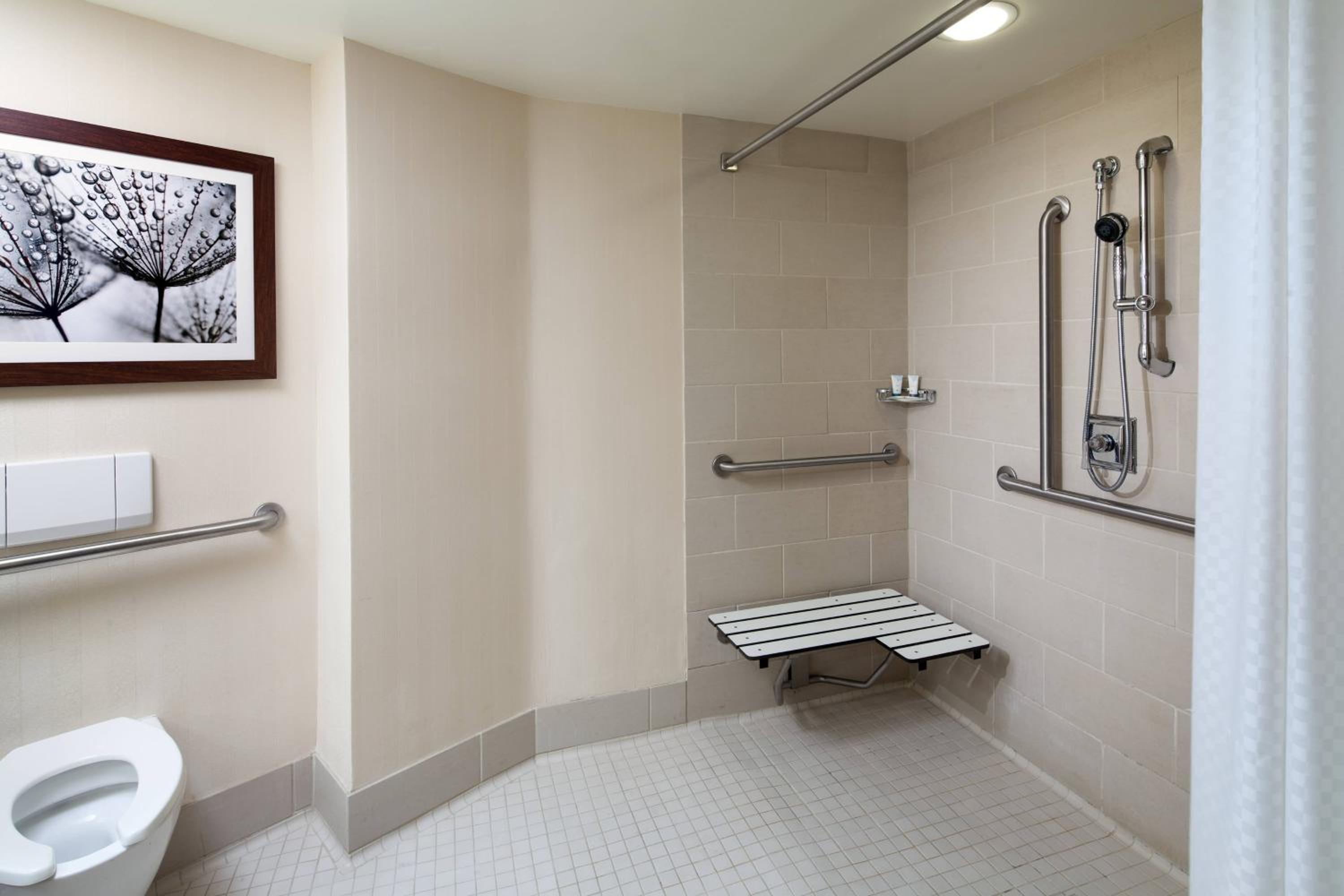 Deluxe City View, Guest room, 2 Double, City view, Mid floor - Photo 9