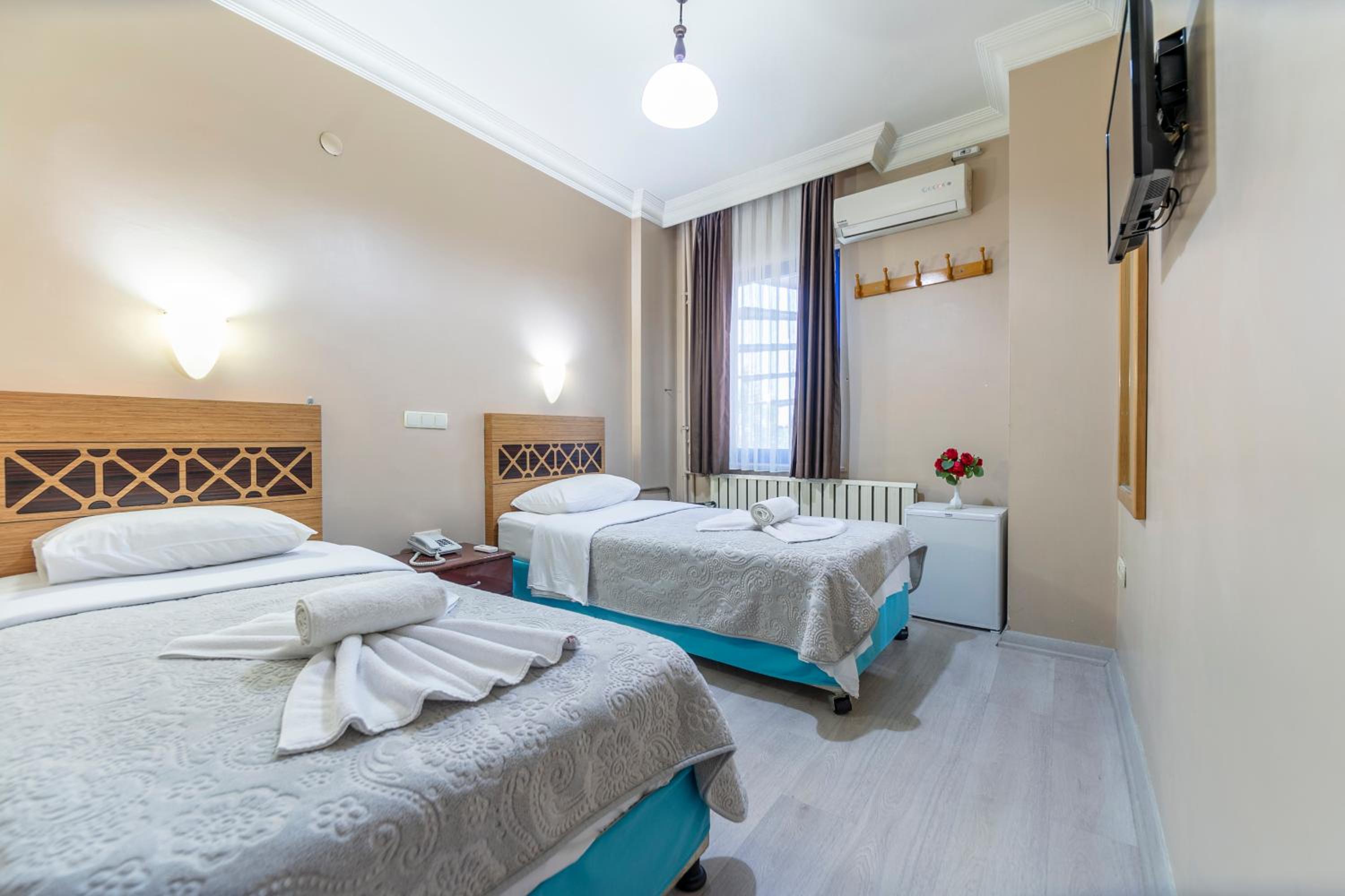 Budget Twin Room photo 2