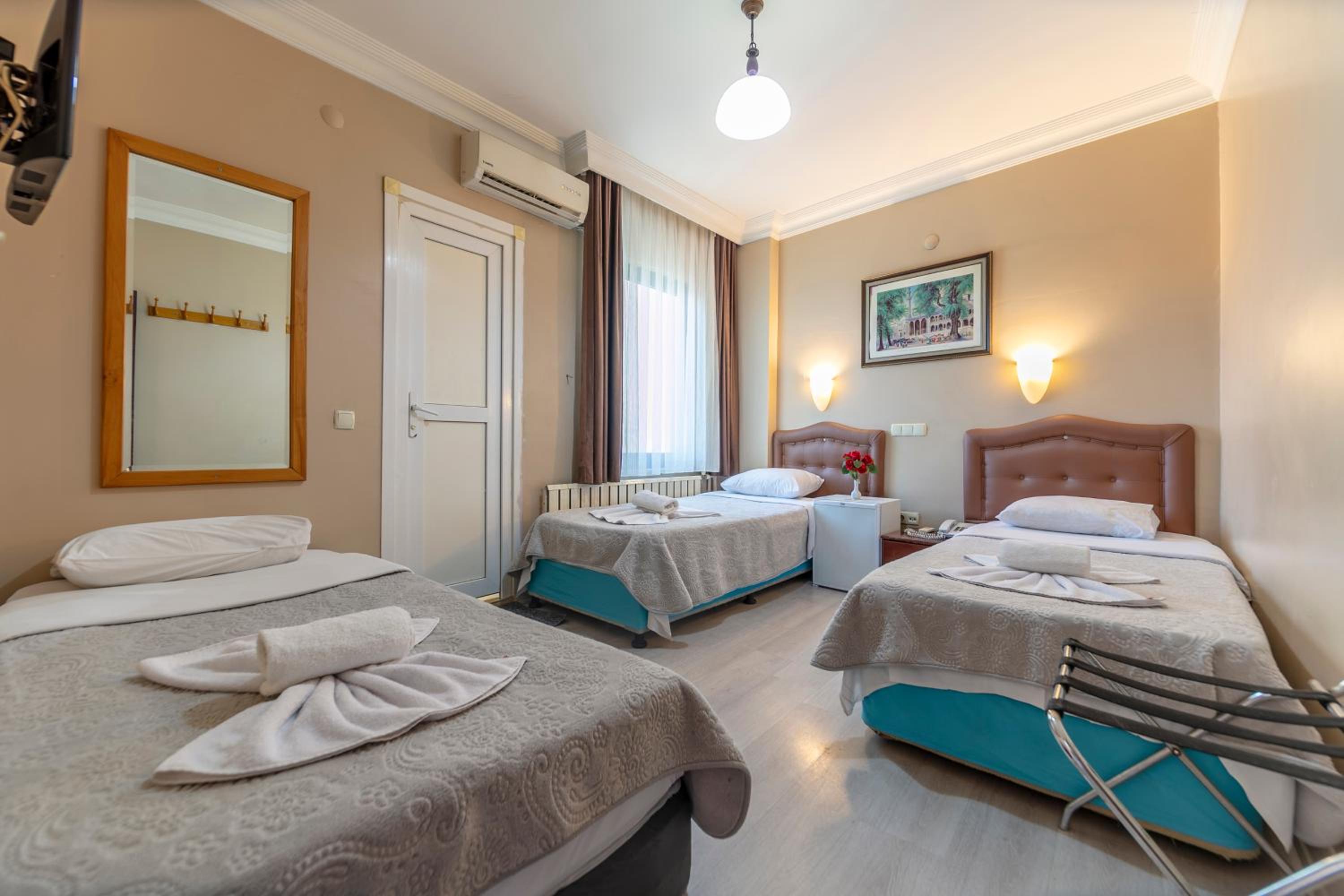 Comfort Triple Room with Shower photo 1