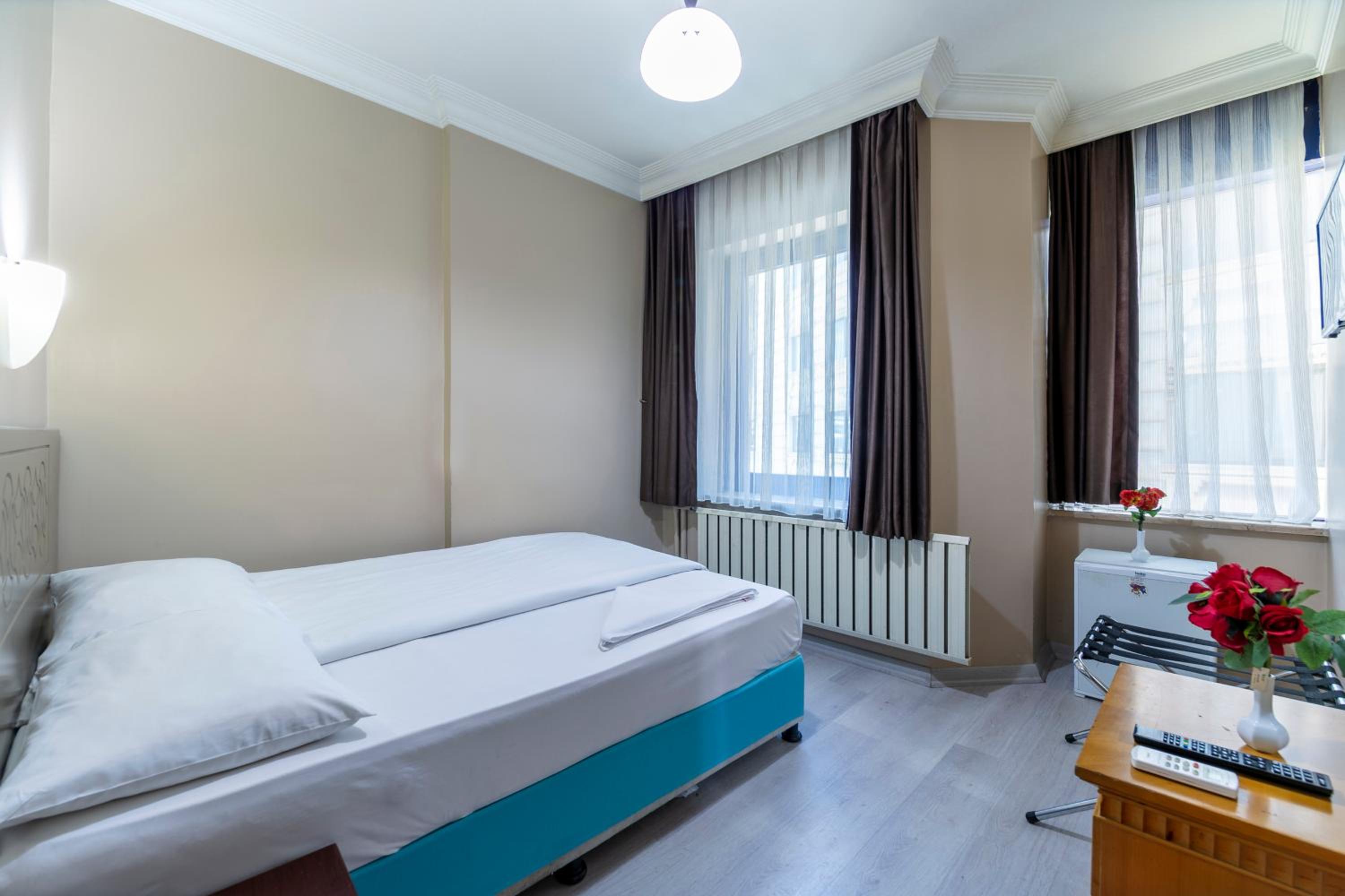 Deluxe Double Room with Balcony and Sea View photo 2
