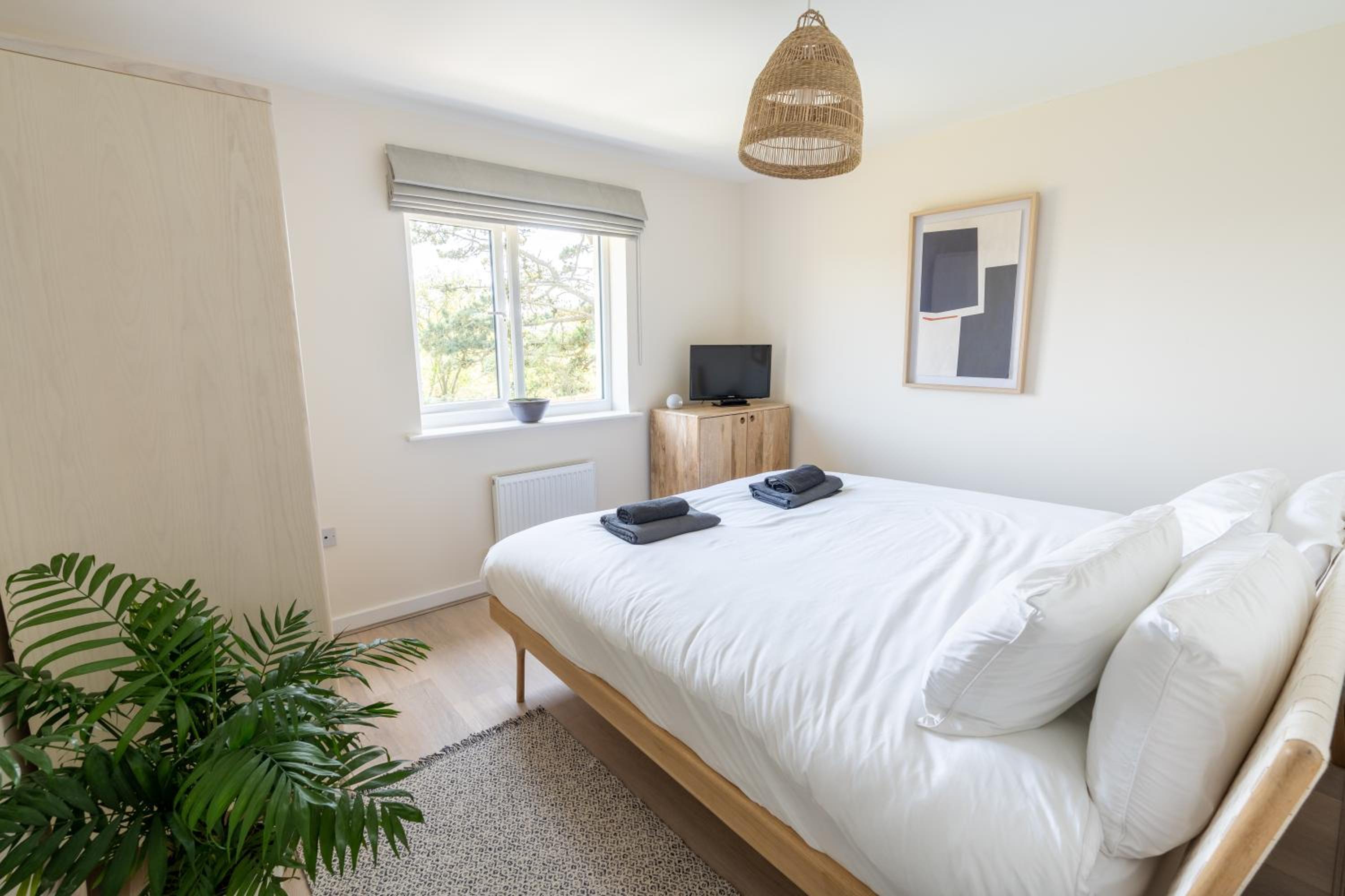 Four-Bedroom House photo 2