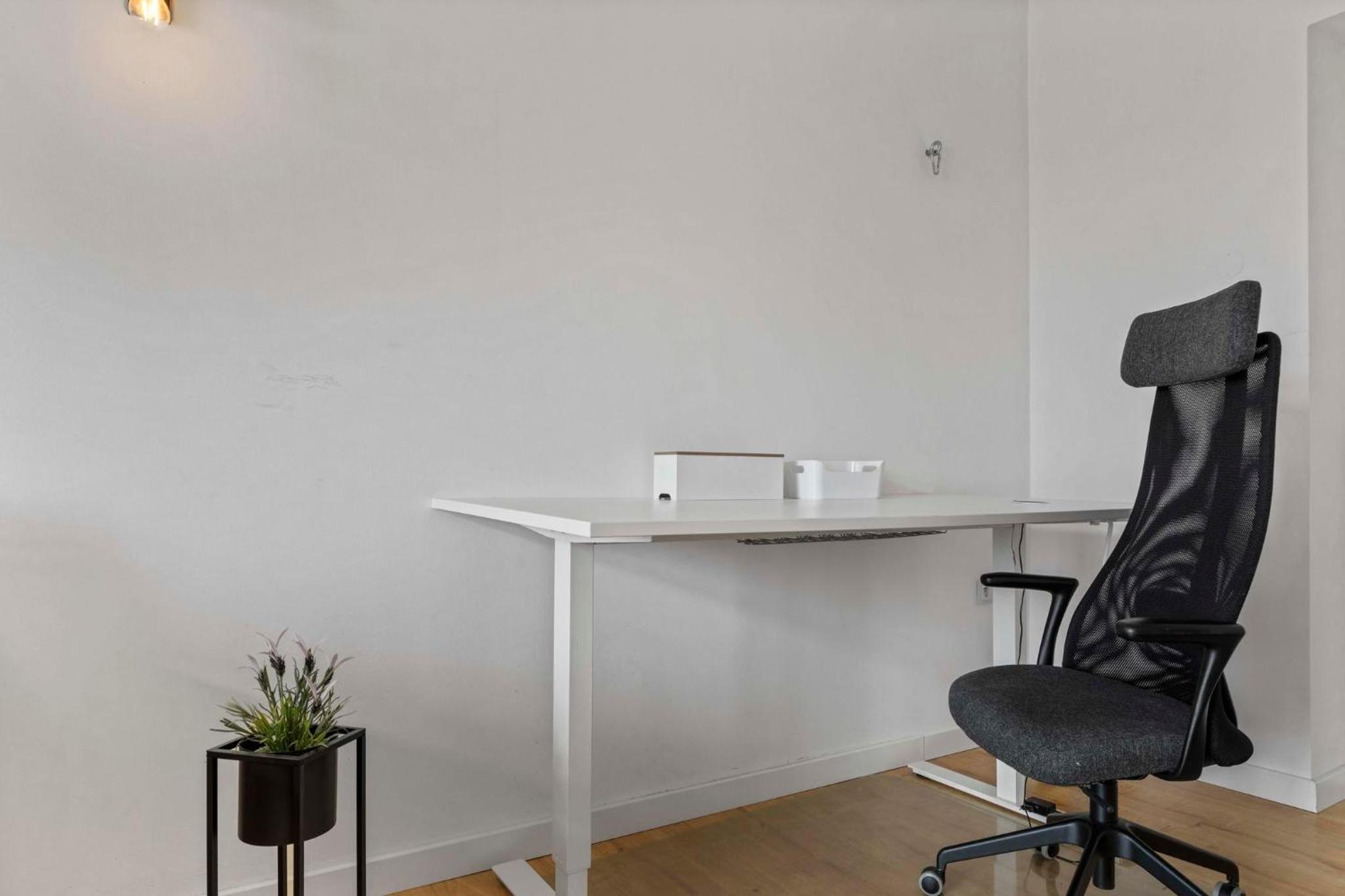 Two-Bedroom Apartment - Photo 6