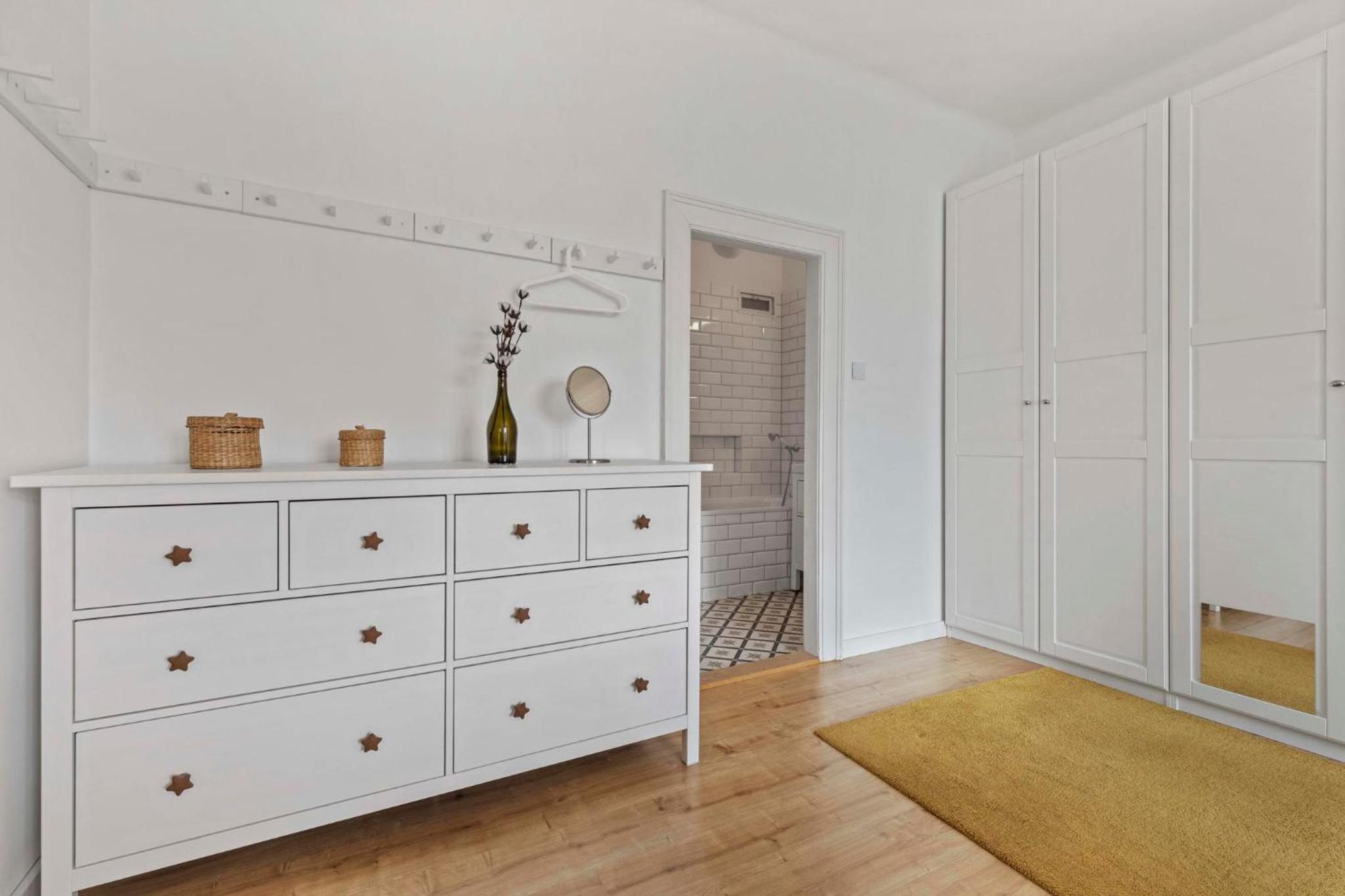 Two-Bedroom Apartment - Photo 15