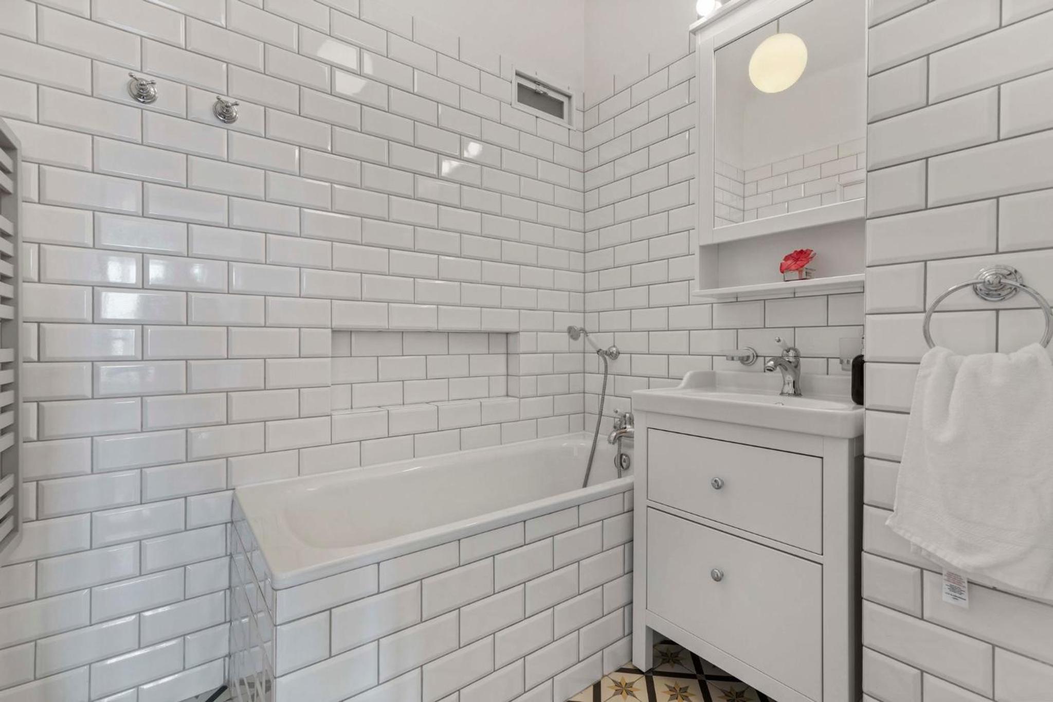 Two-Bedroom Apartment - Photo 9