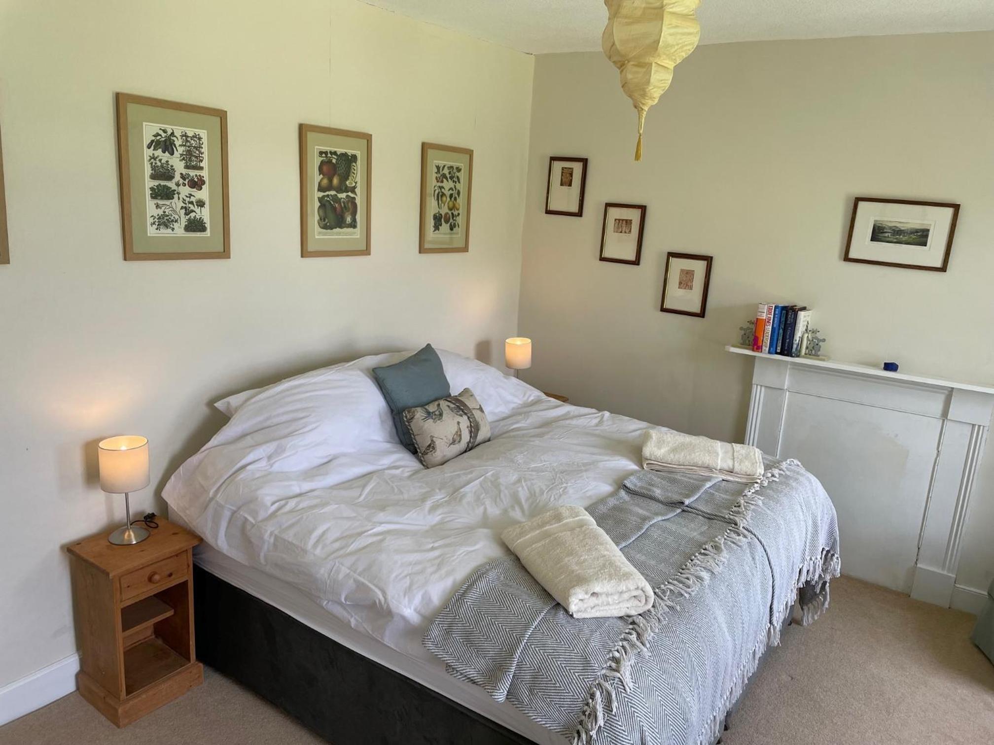 Double or Twin Room with Private Bathroom - Photo 1