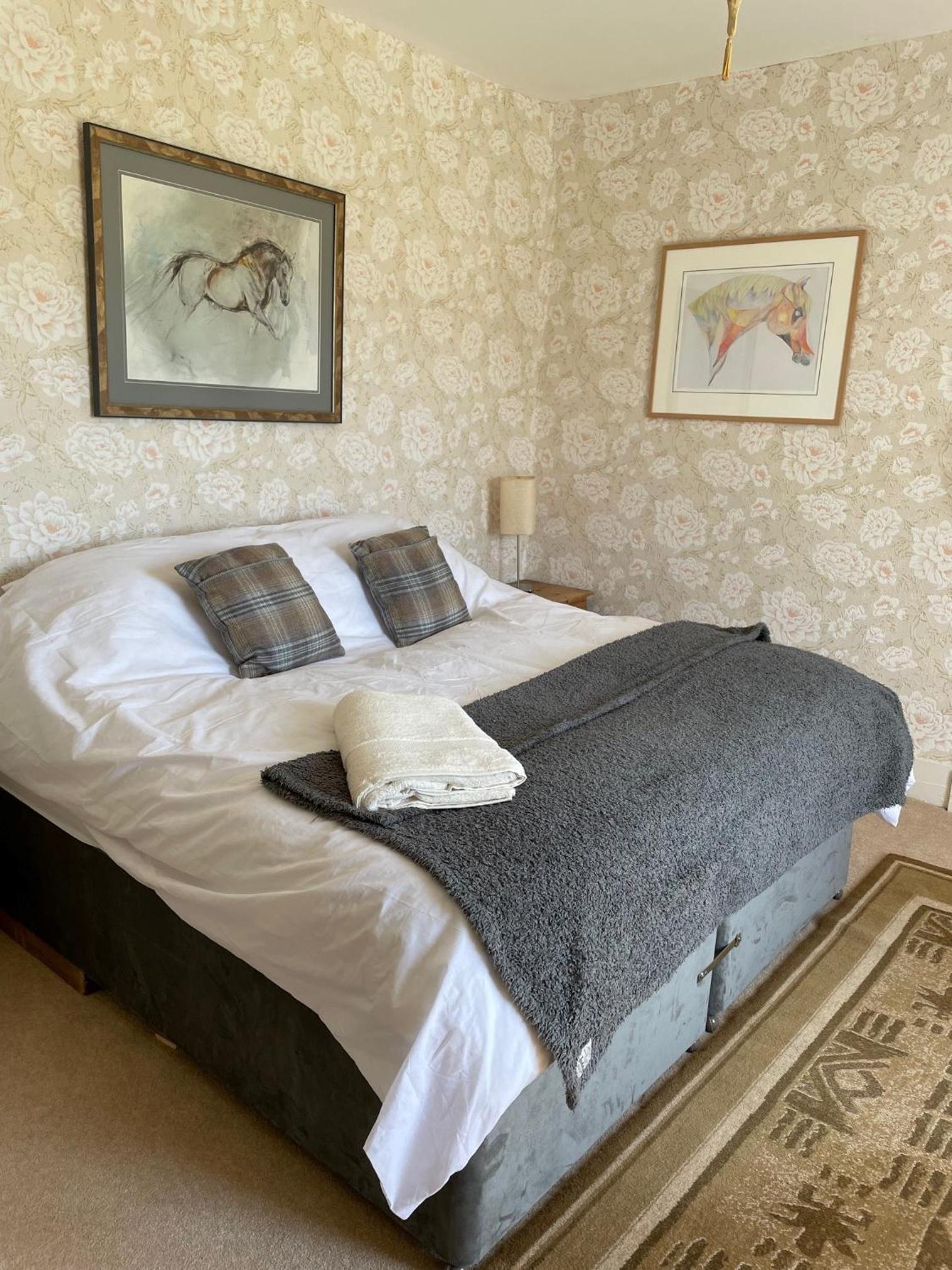 Double or Twin Room with Bathroom - Photo 2