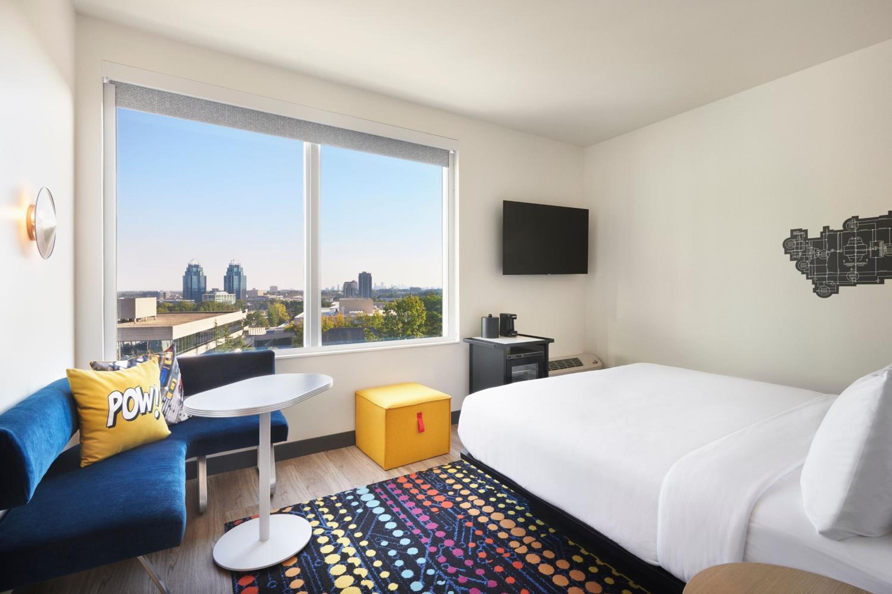 King Room with City View - Photo 4
