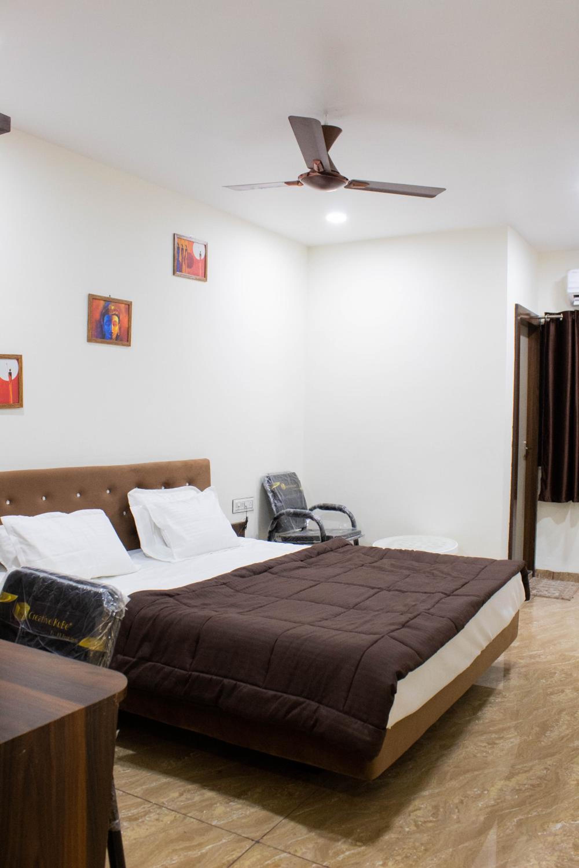 Superior King Room photo 2