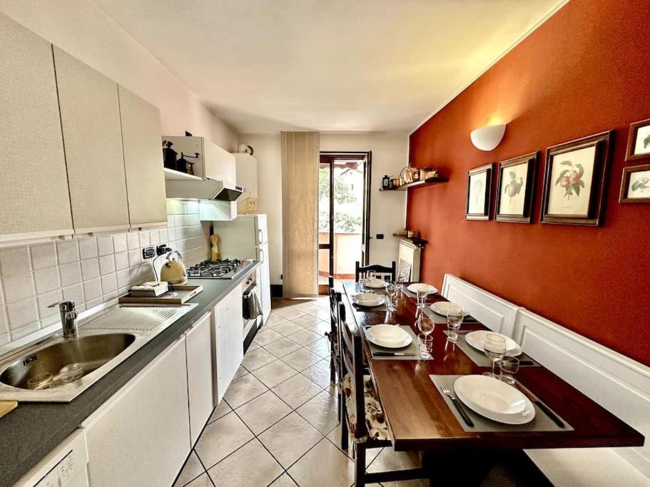 Three-Bedroom Apartment photo 2