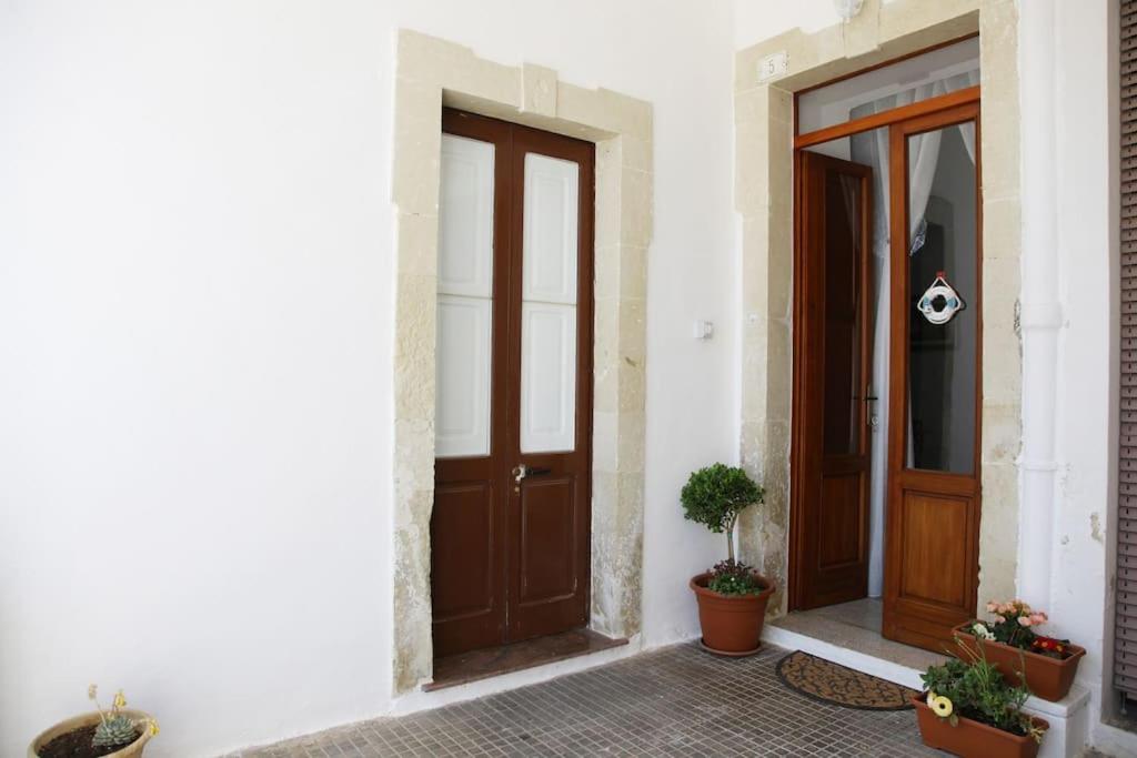 Two-Bedroom House photo 3