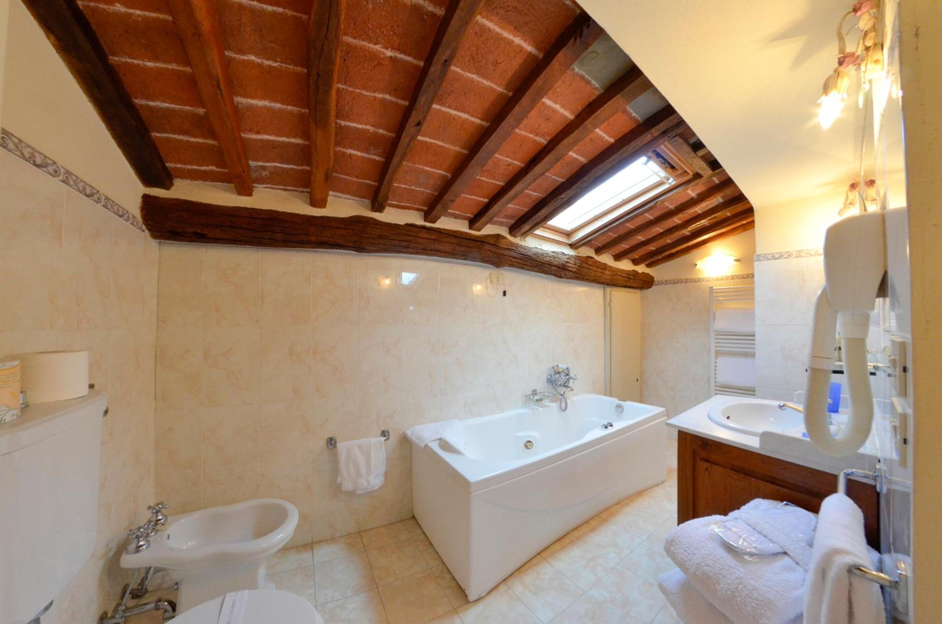 Suite with Terrace - Photo 6