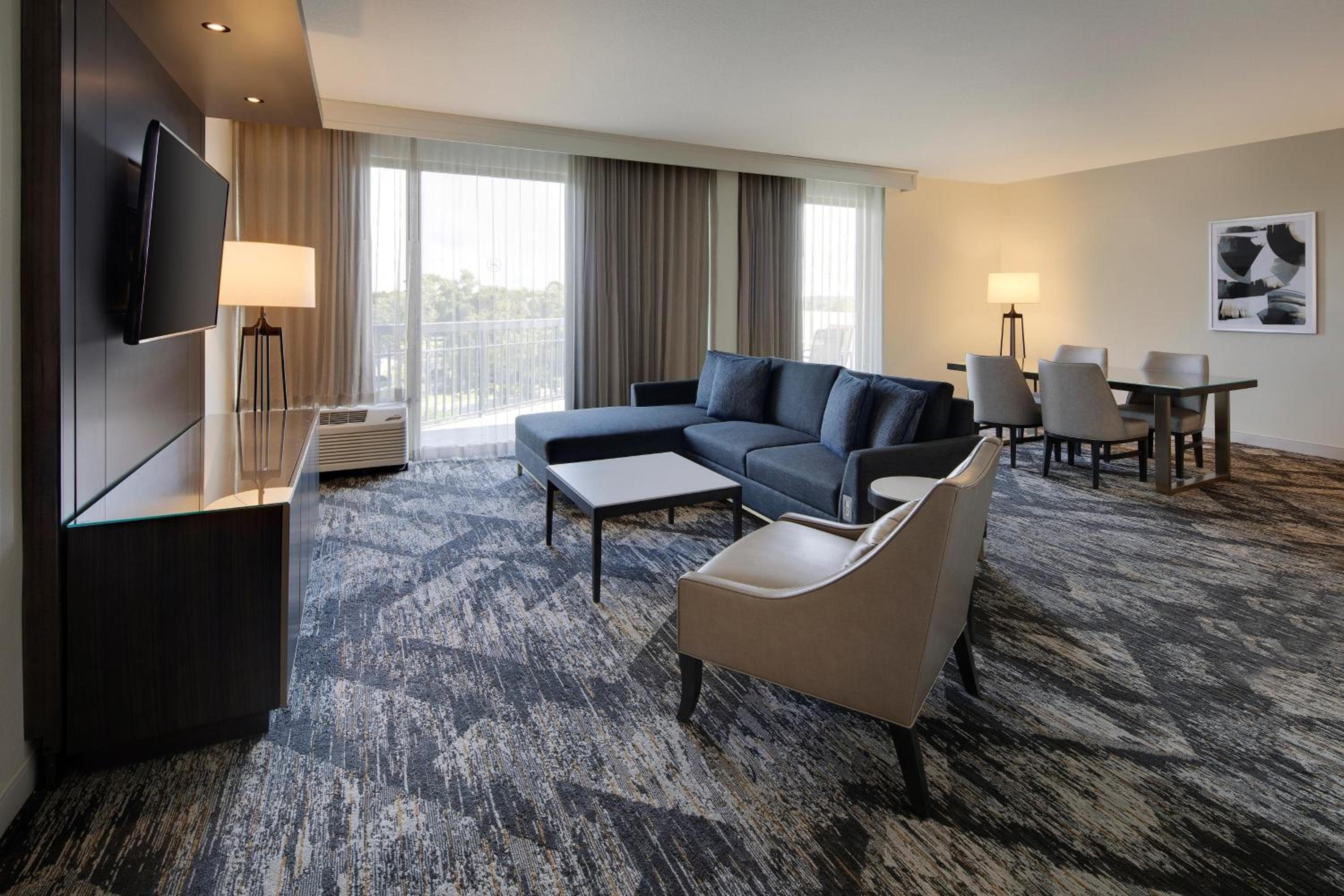 2 Bedroom Suite thumbnail 6