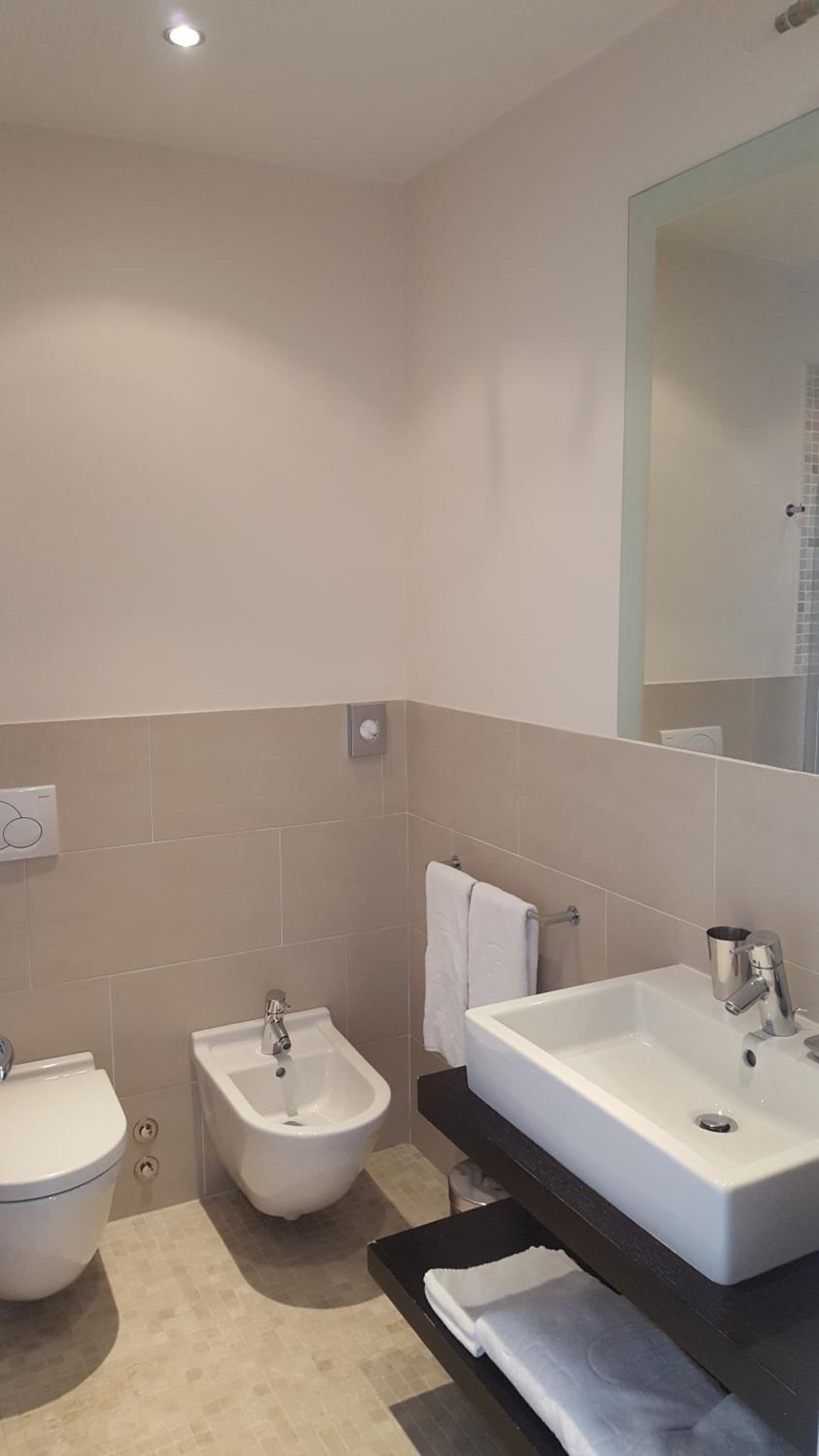 Superior Double Room with Balcony - Photo 3