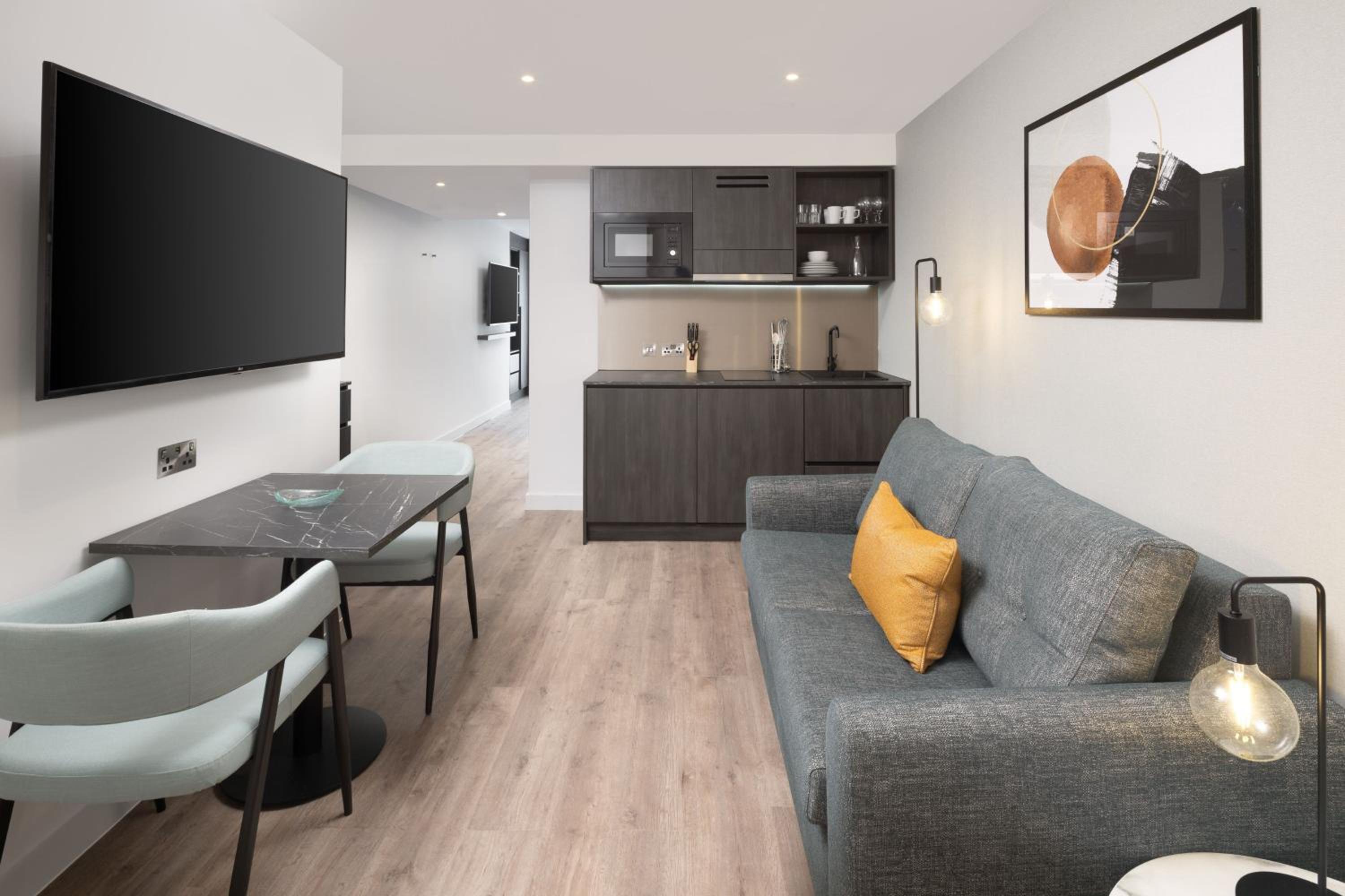 One-Bedroom Queen Suite with Sofa Bed - Photo 9