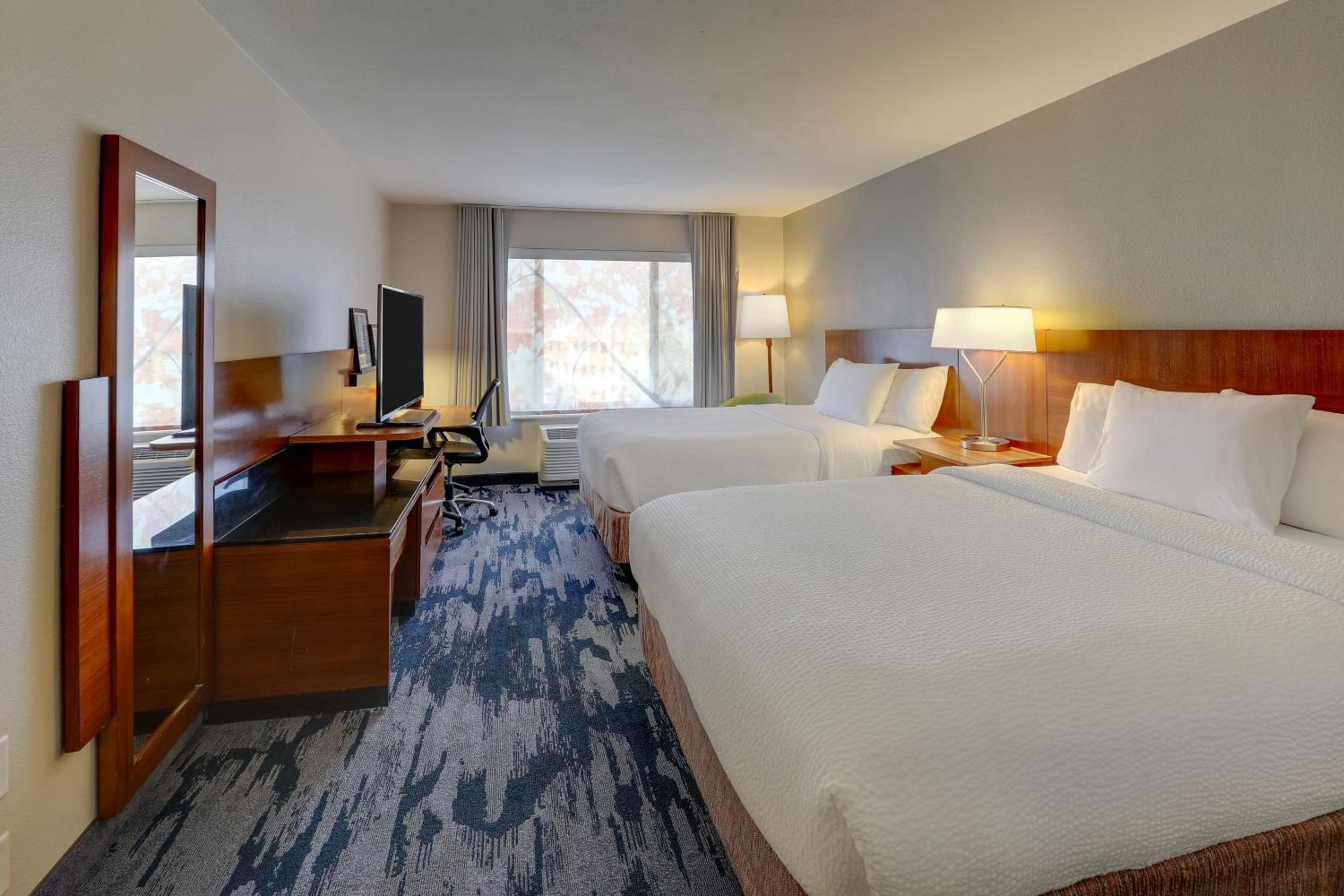 Queen Room with Two Queen Beds - Photo 1