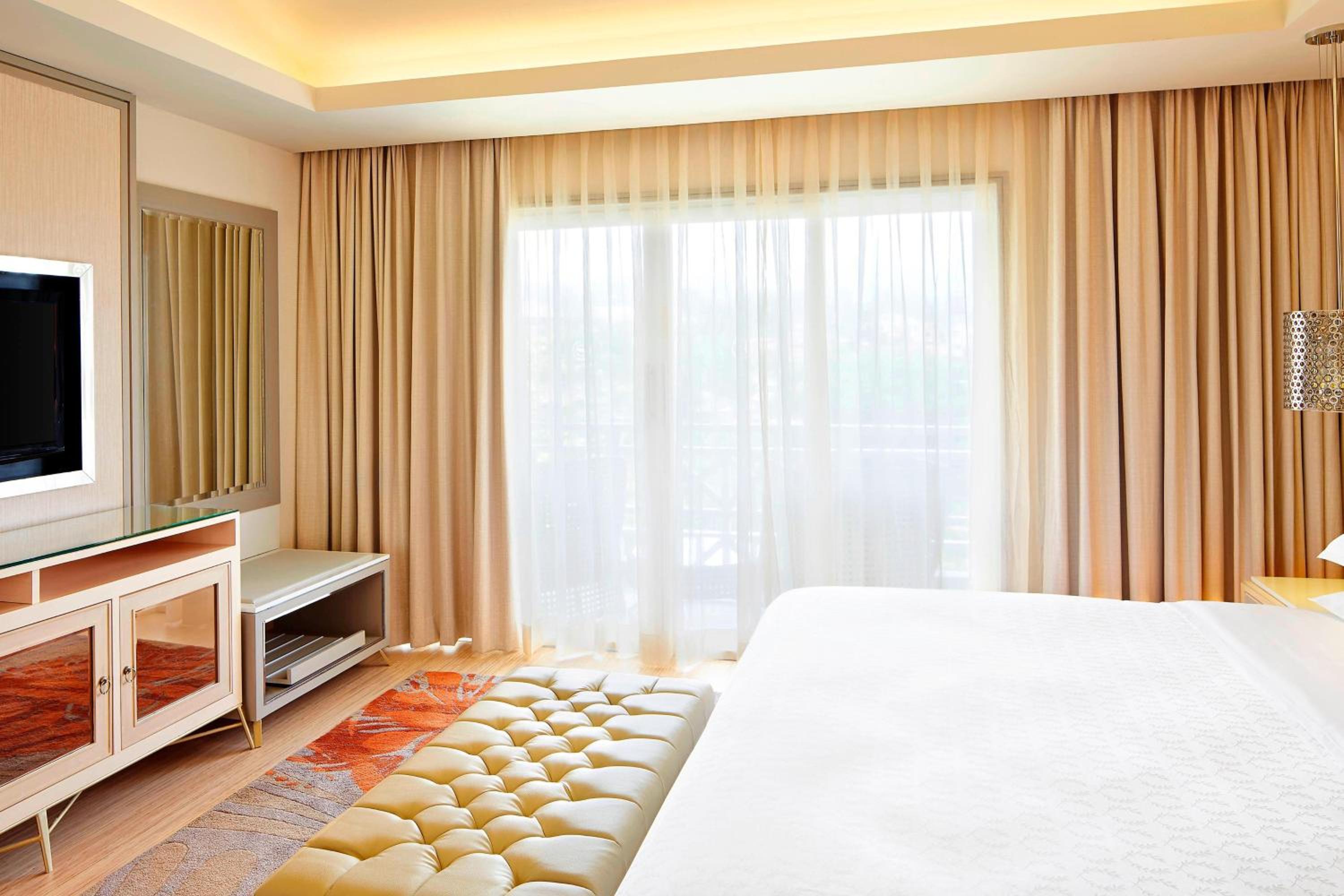 Tower Suite Room