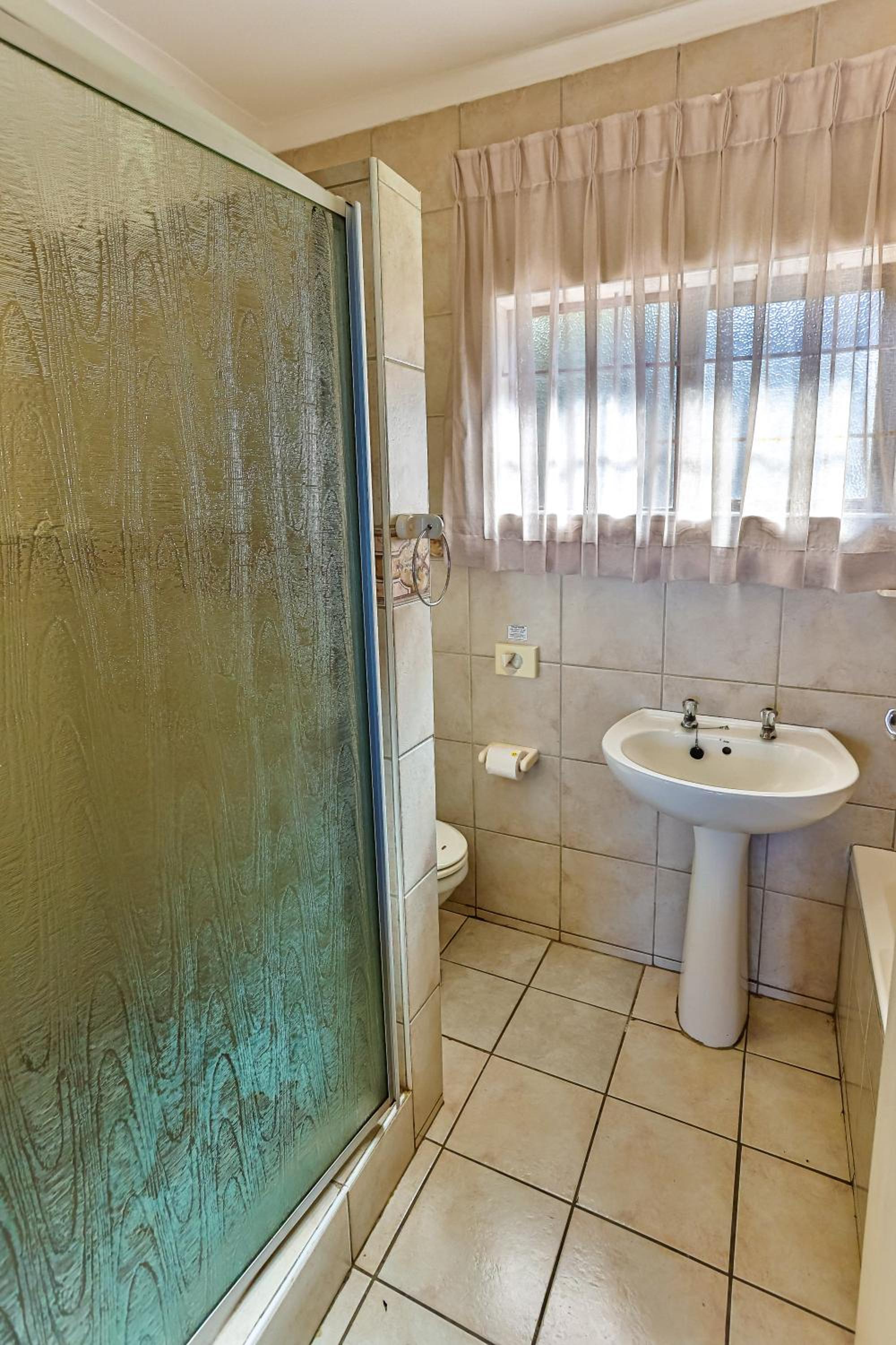 Double Room with Sea View - Photo 5